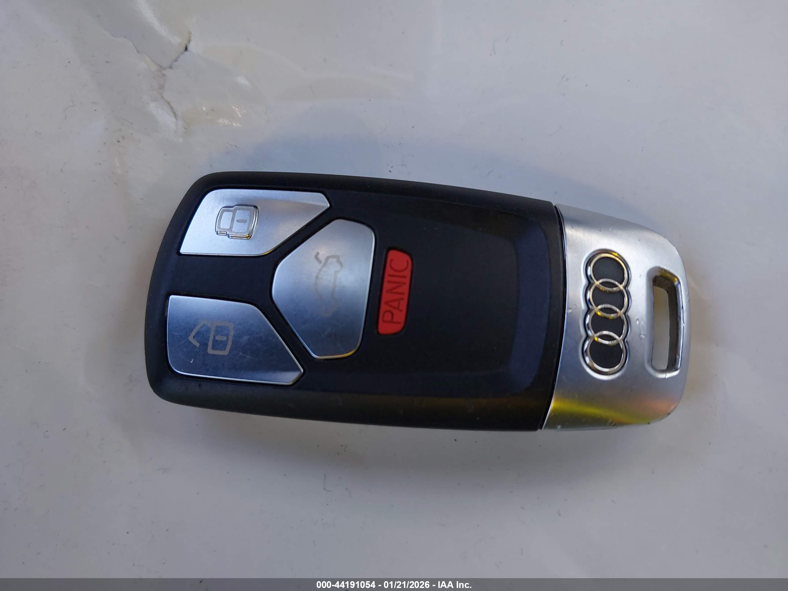 AUDI TT image 11
