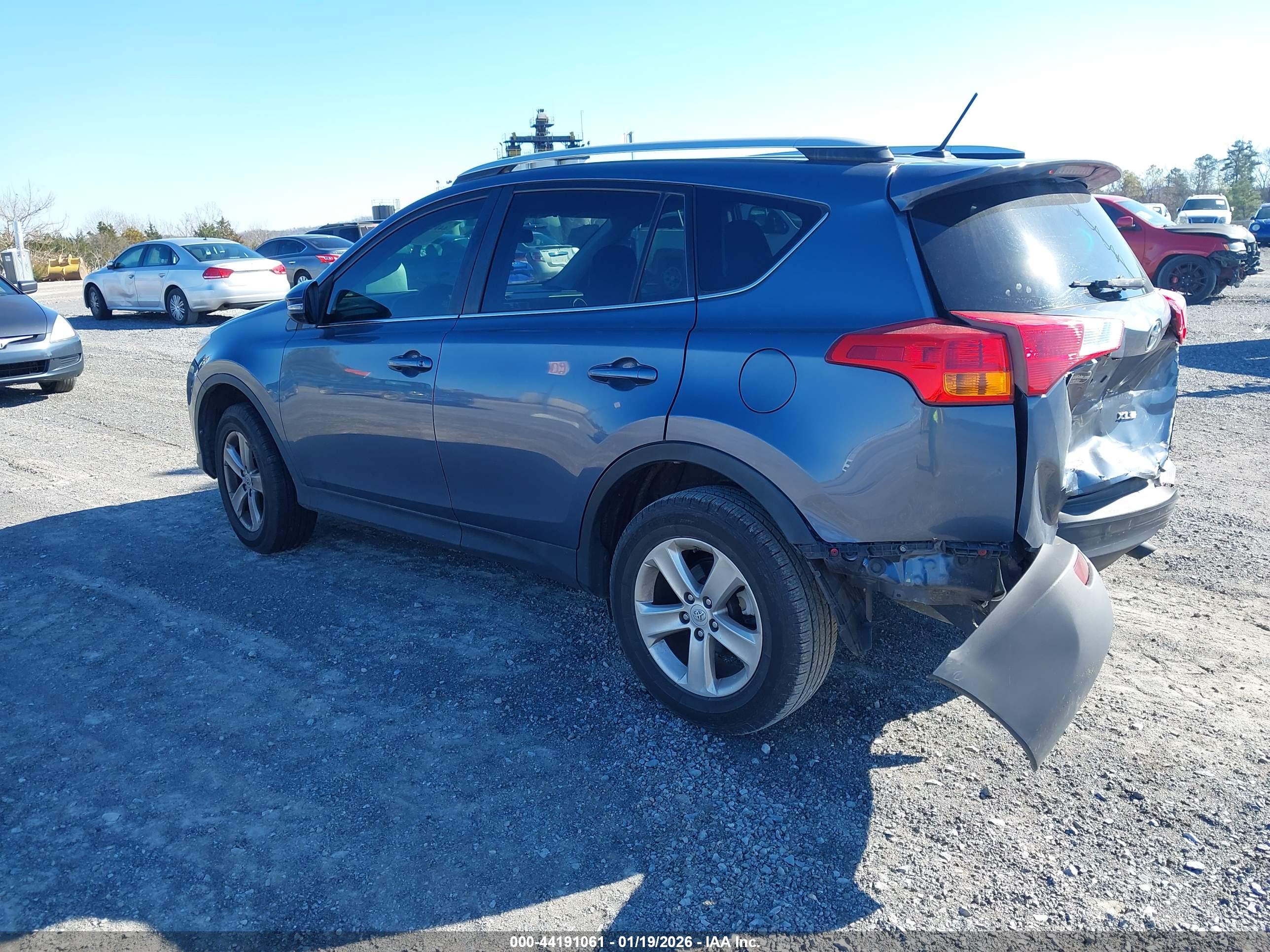 TOYOTA RAV4 image 3