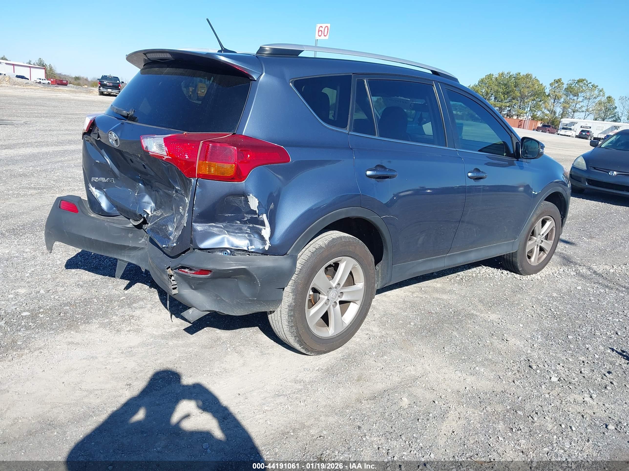 TOYOTA RAV4 image 4