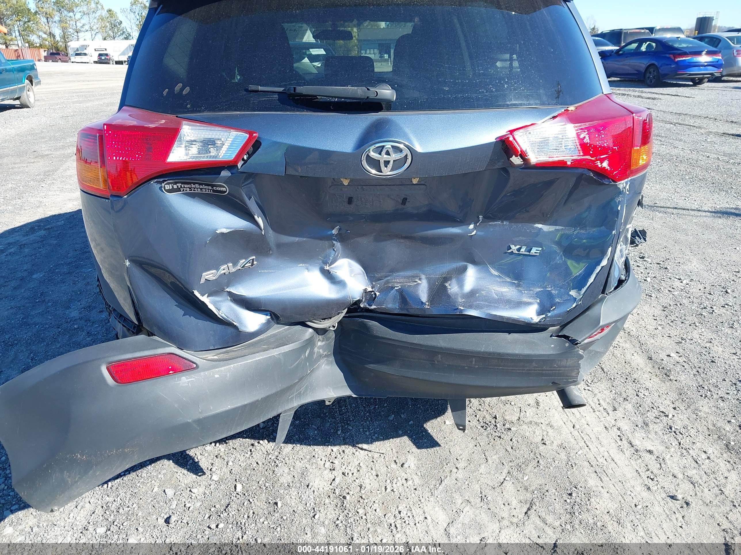 TOYOTA RAV4 image 6