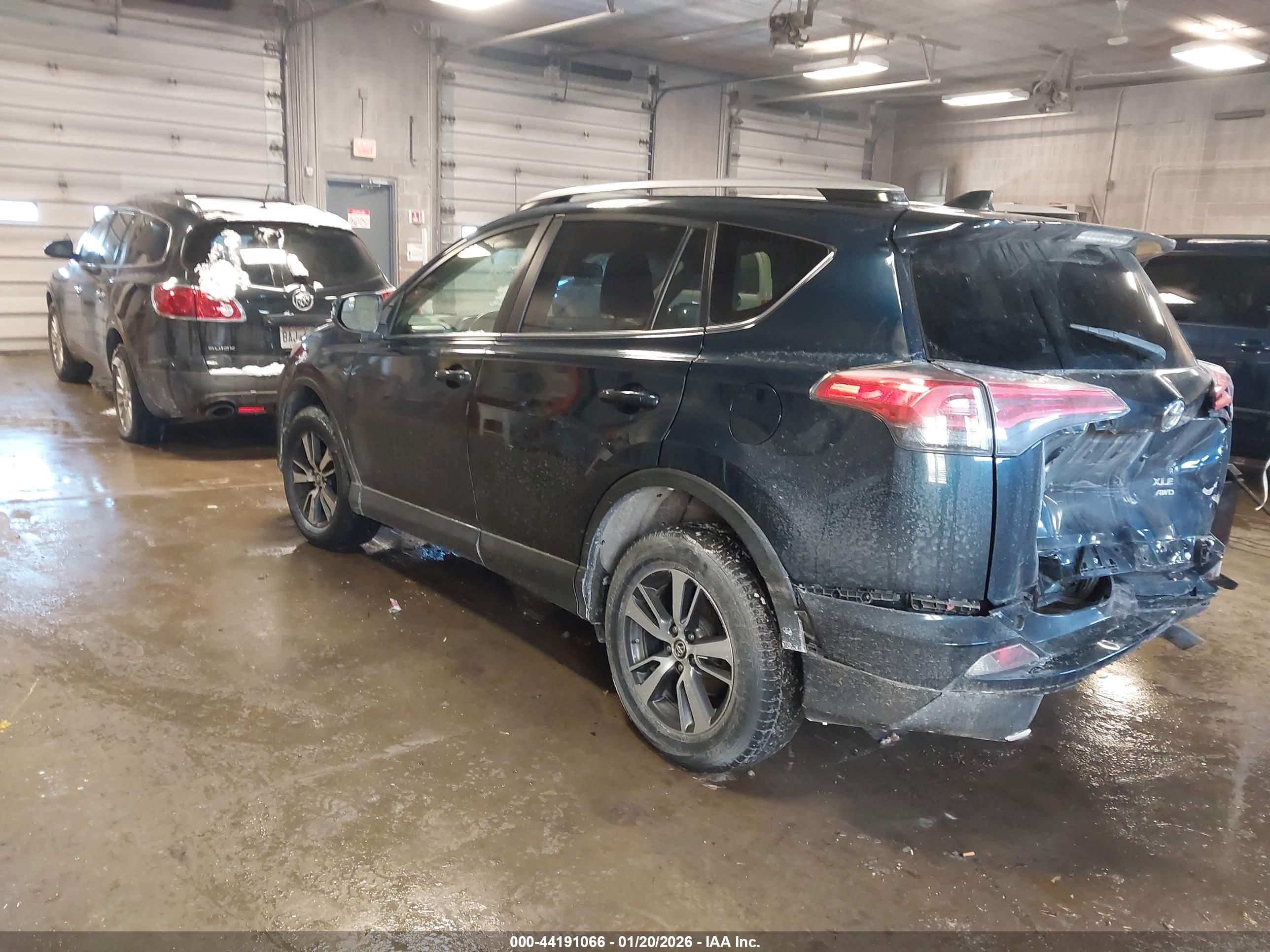 TOYOTA RAV4 image 3