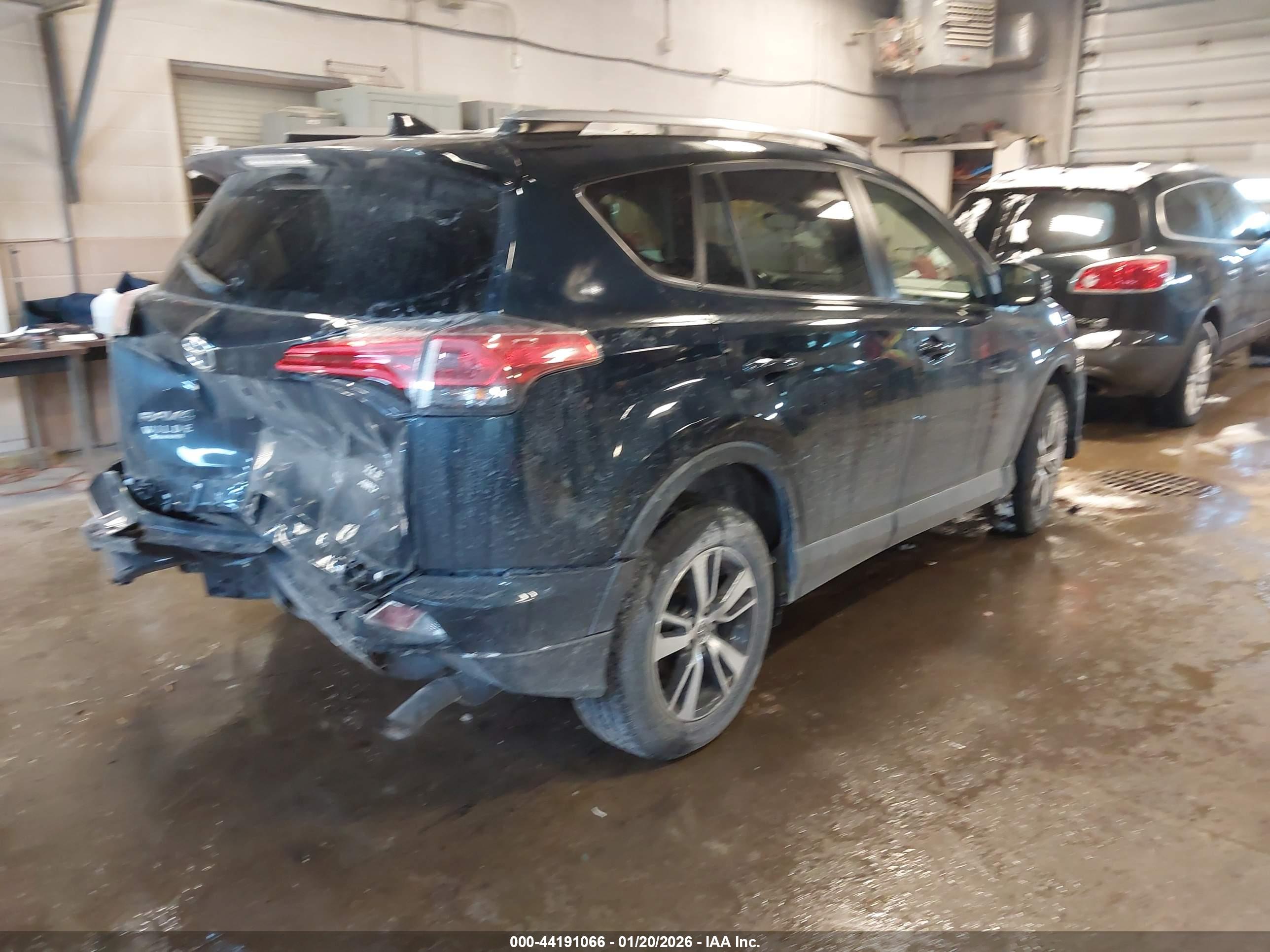 TOYOTA RAV4 image 4