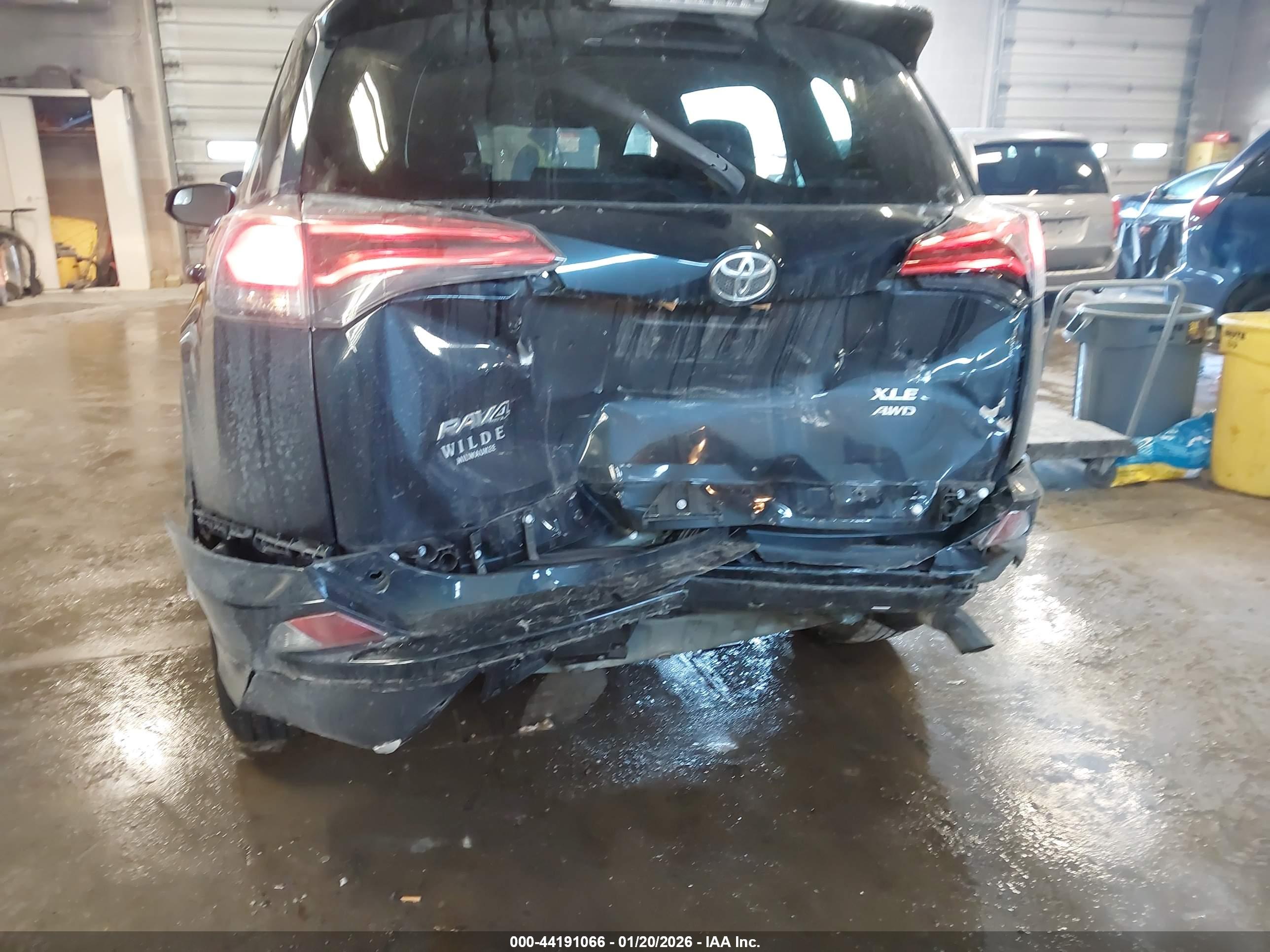 TOYOTA RAV4 image 6
