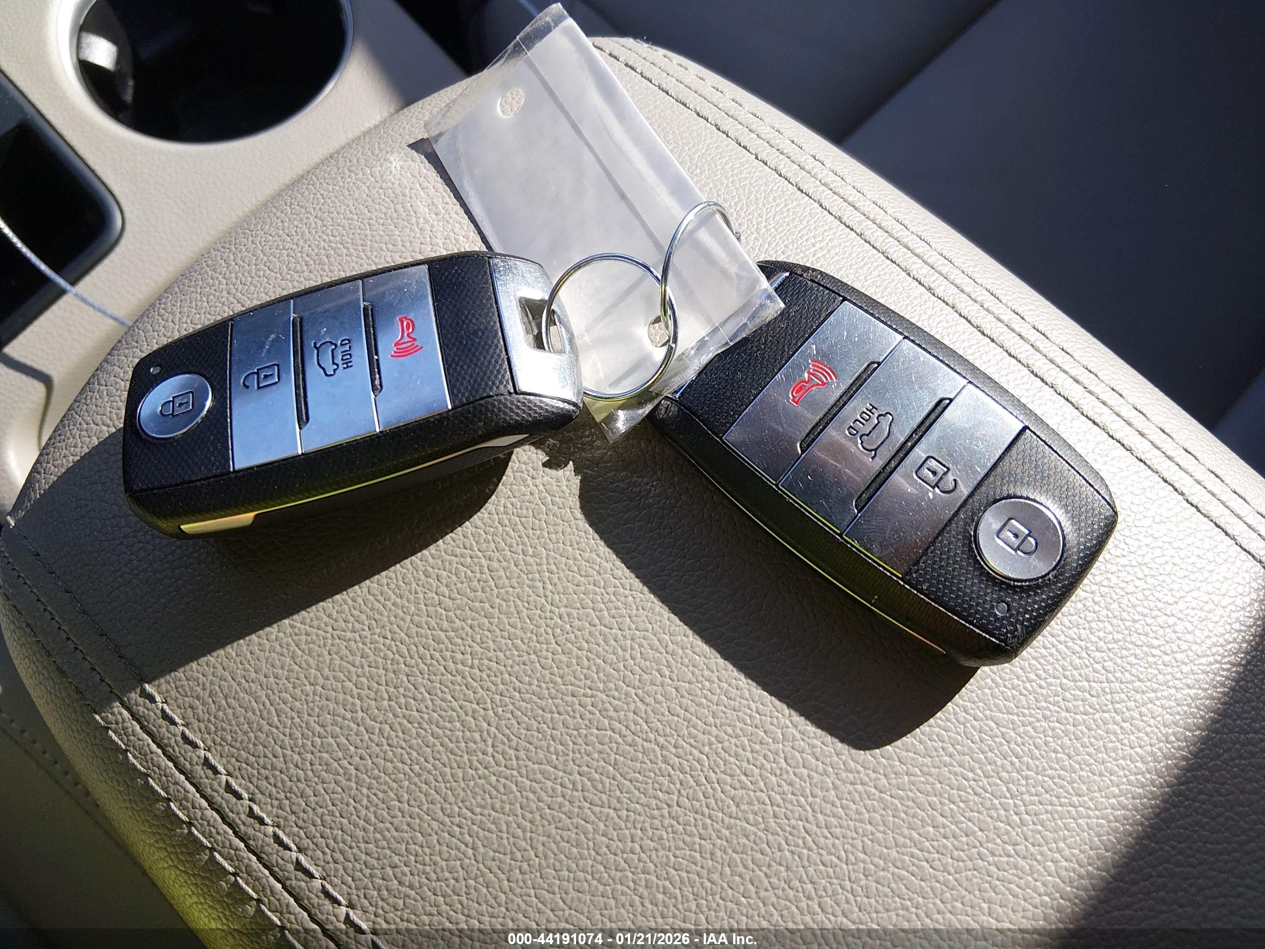 KIA SPORTAGE image 11