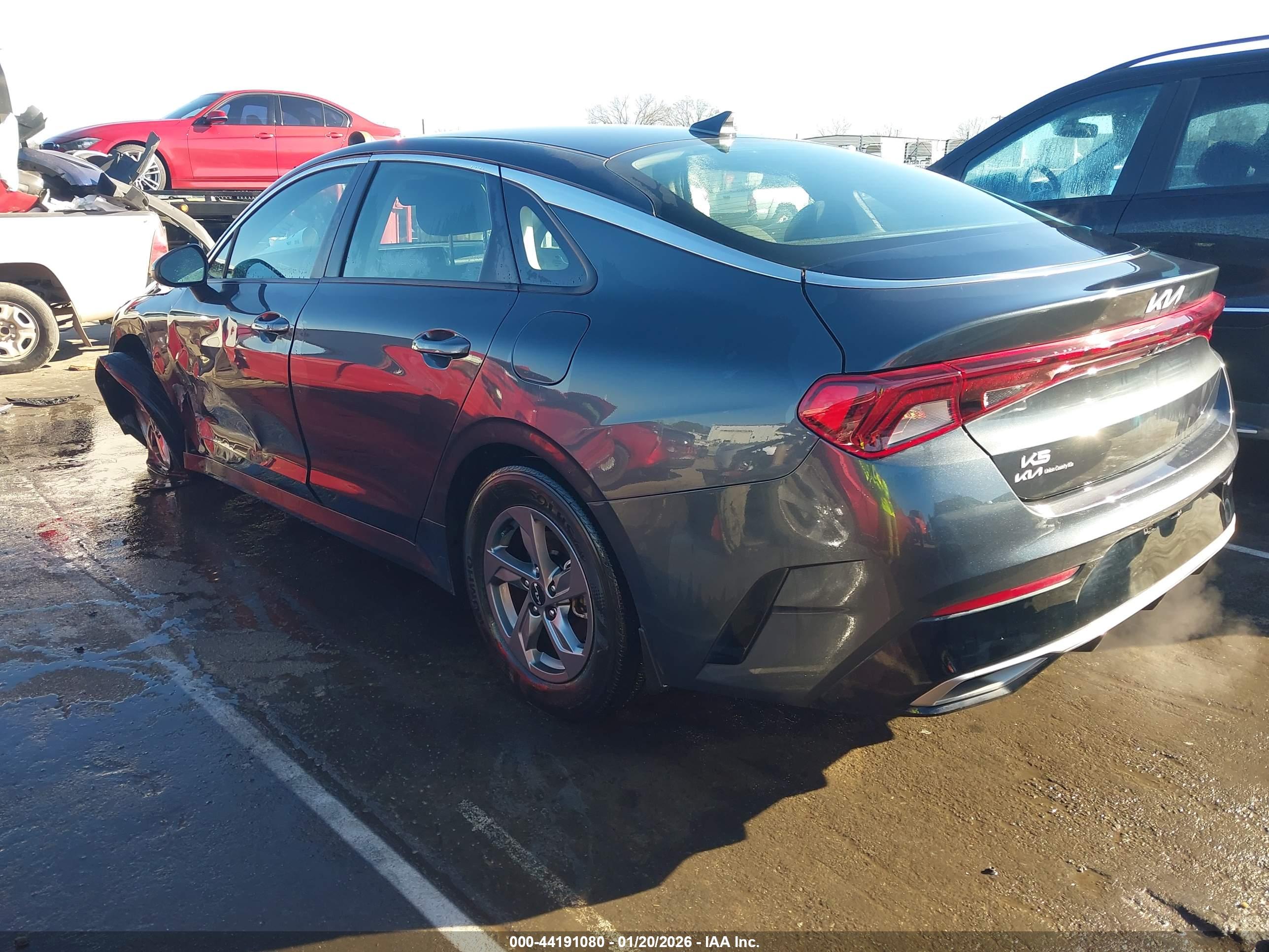 KIA K5 image 3