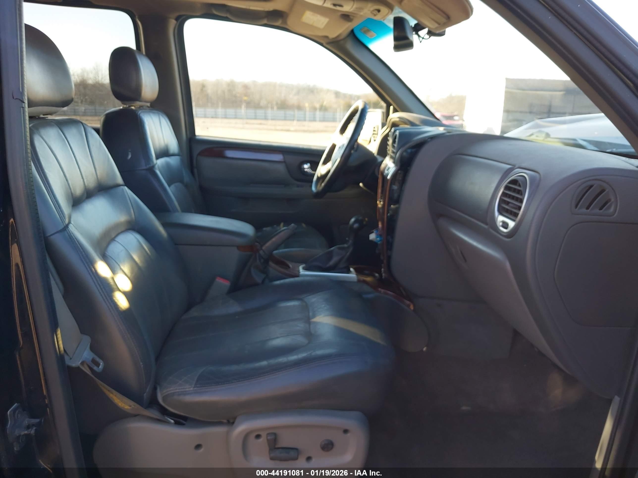 GMC ENVOY image 5