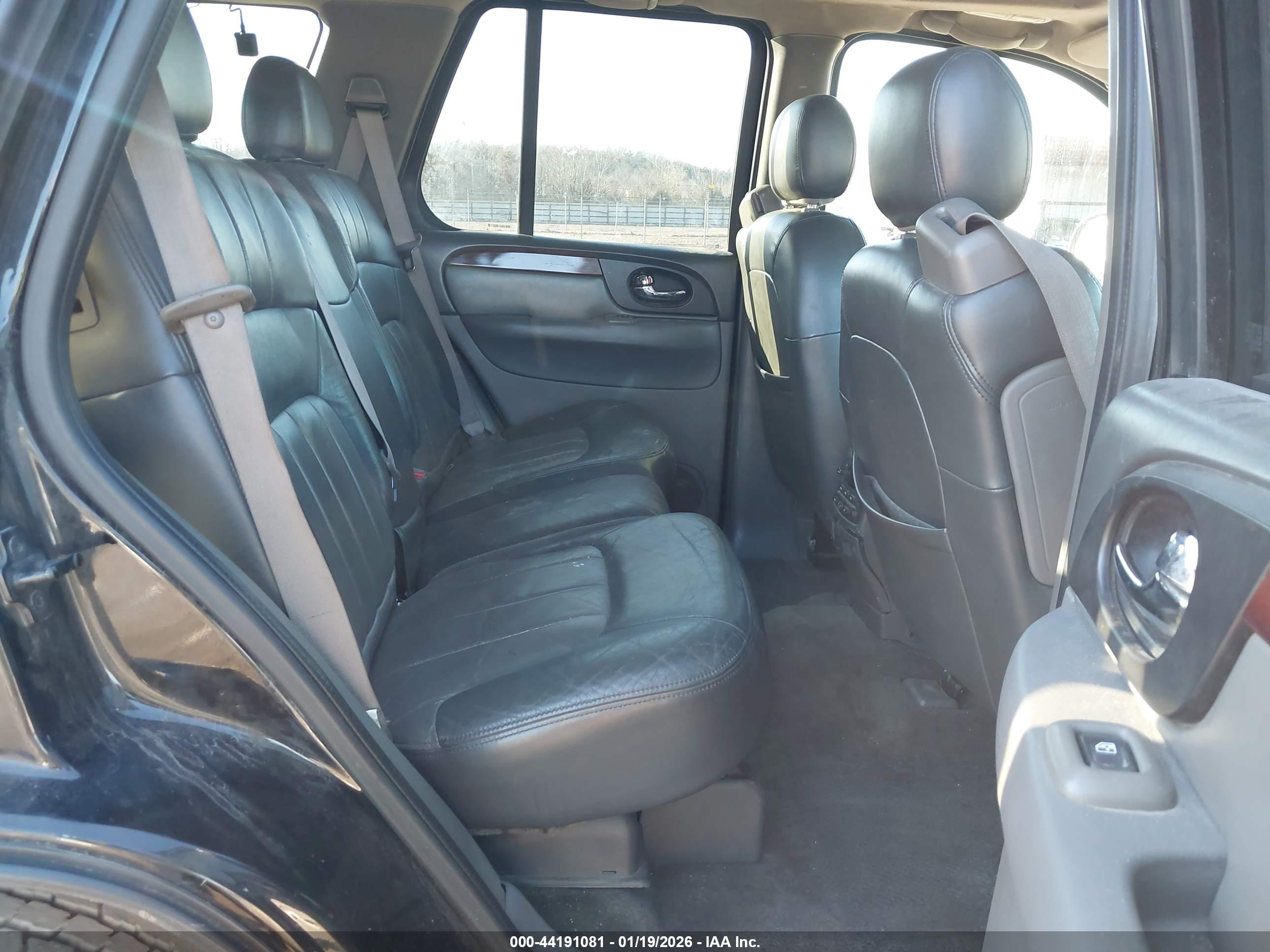 GMC ENVOY image 8