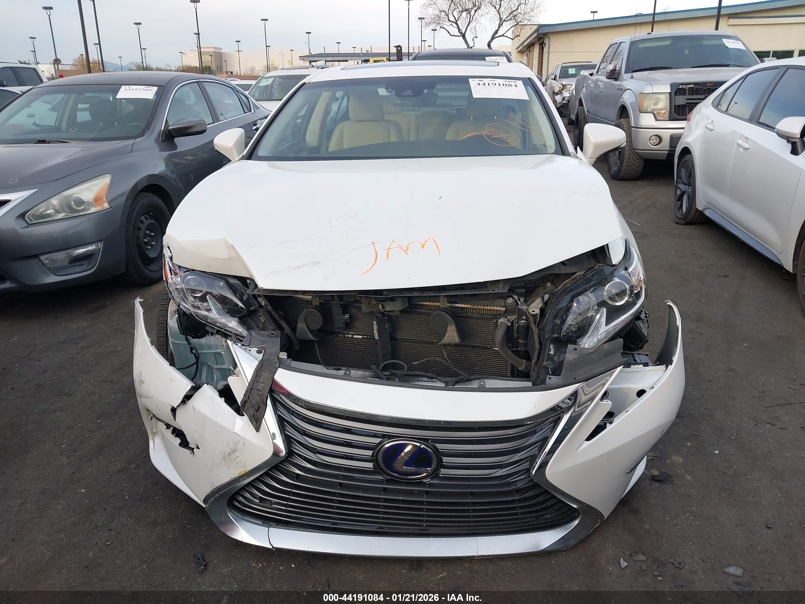 LEXUS ES image 6