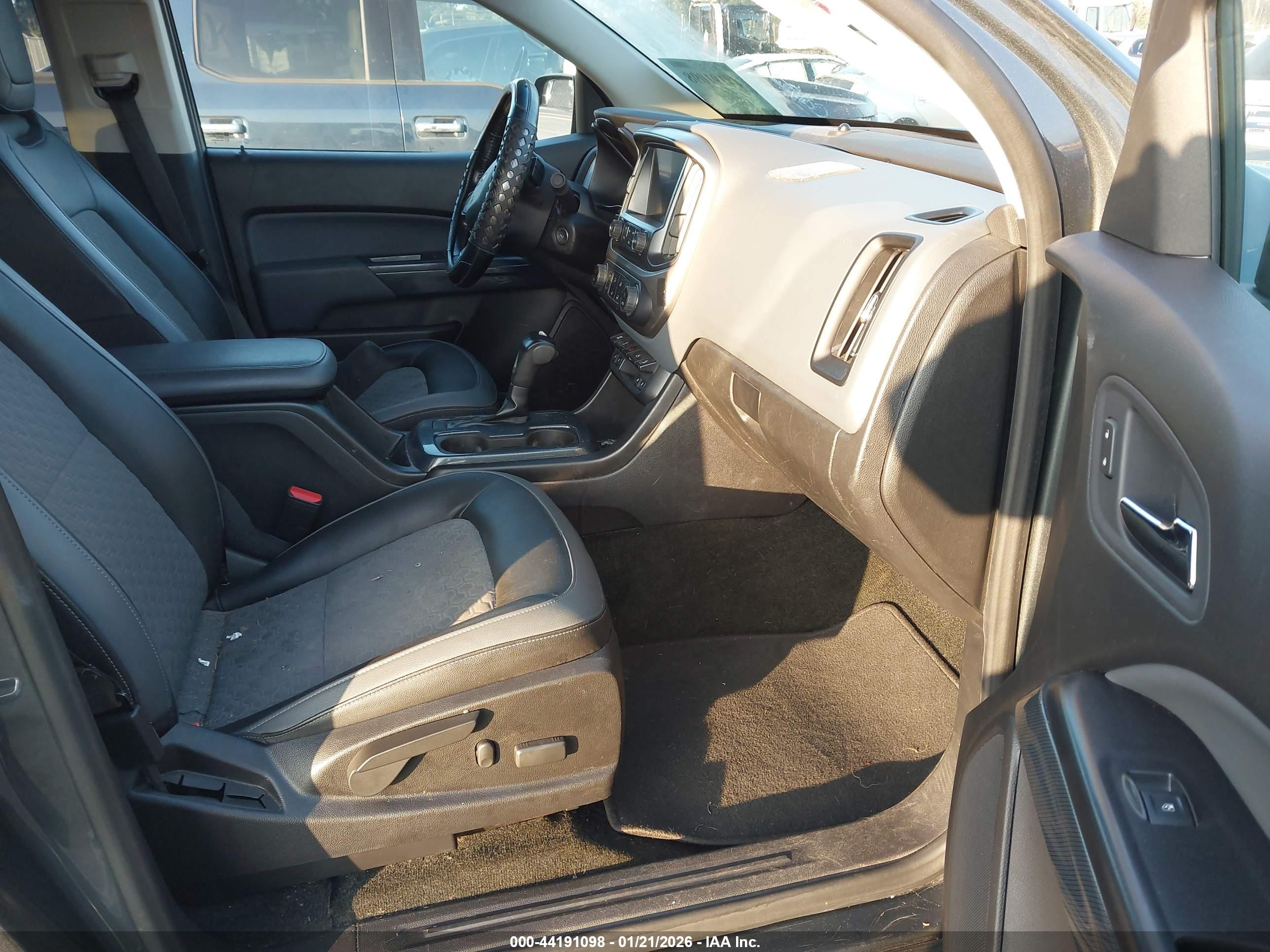 CHEVROLET COLORADO image 5