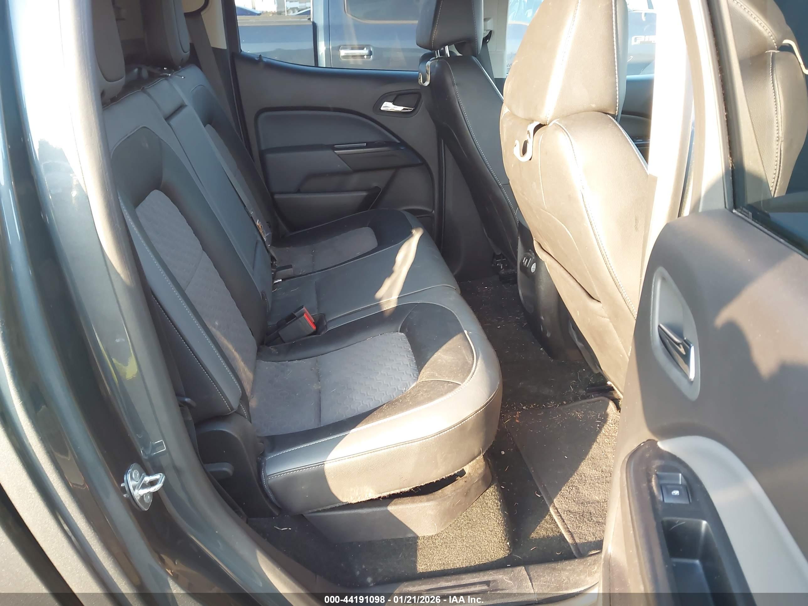 CHEVROLET COLORADO image 8
