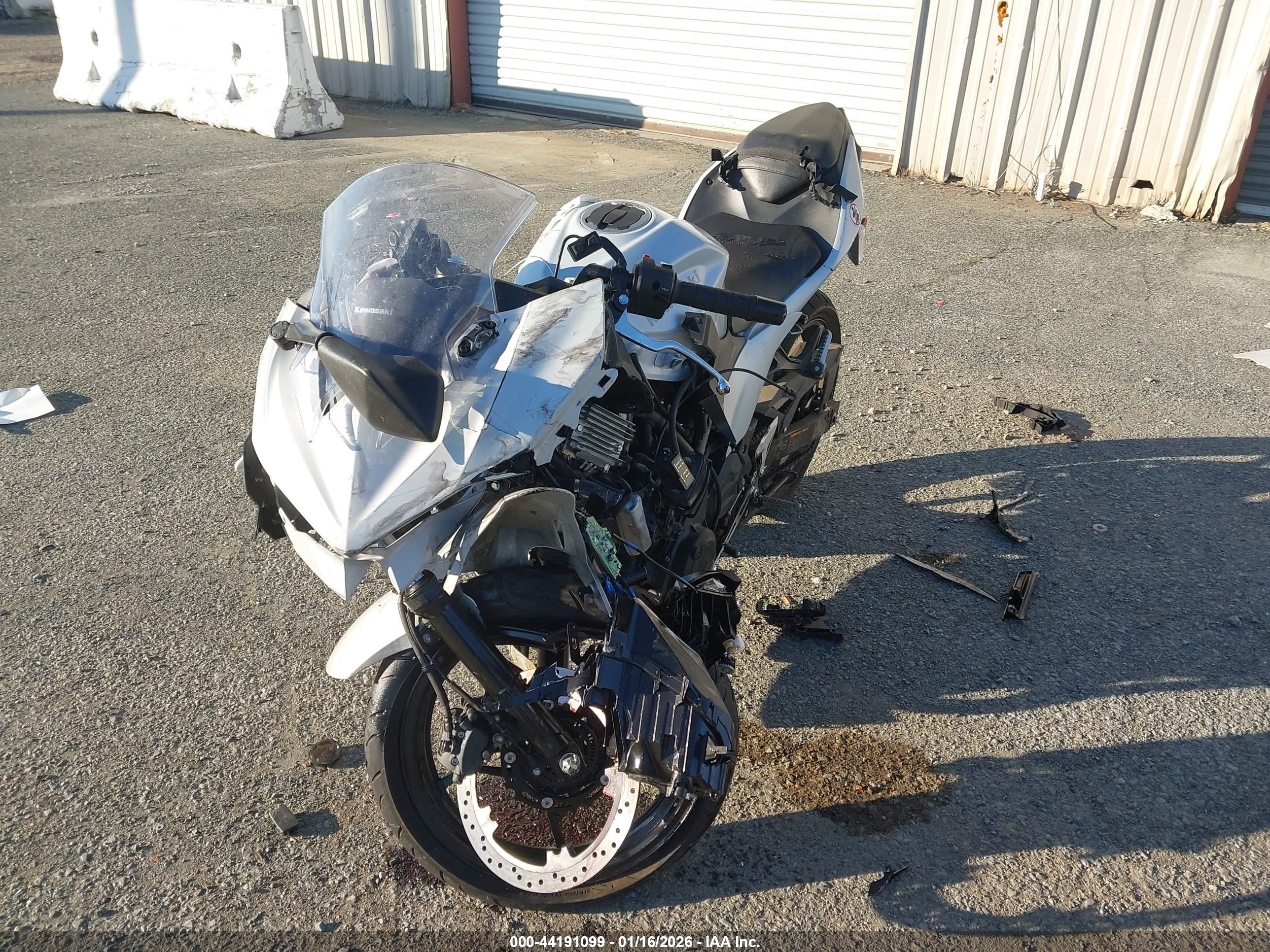 KAWASAKI EX500 image 2