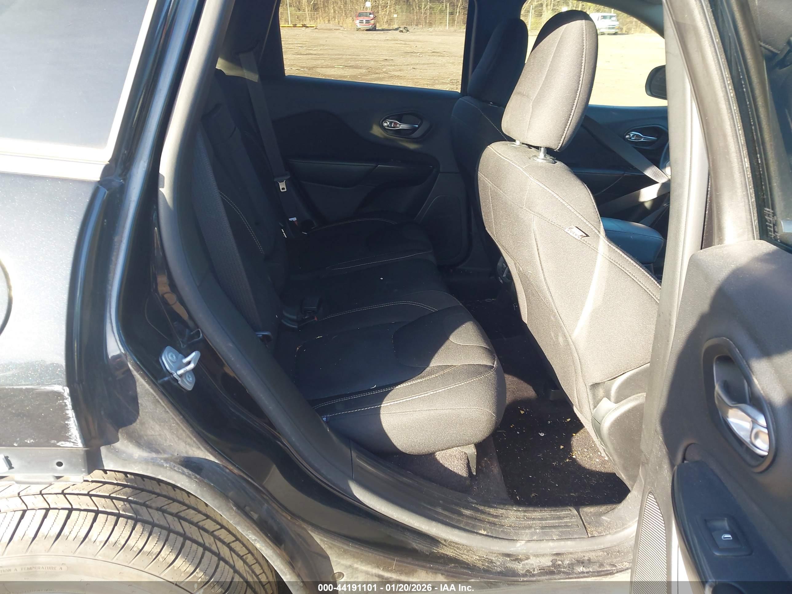 JEEP CHEROKEE image 8