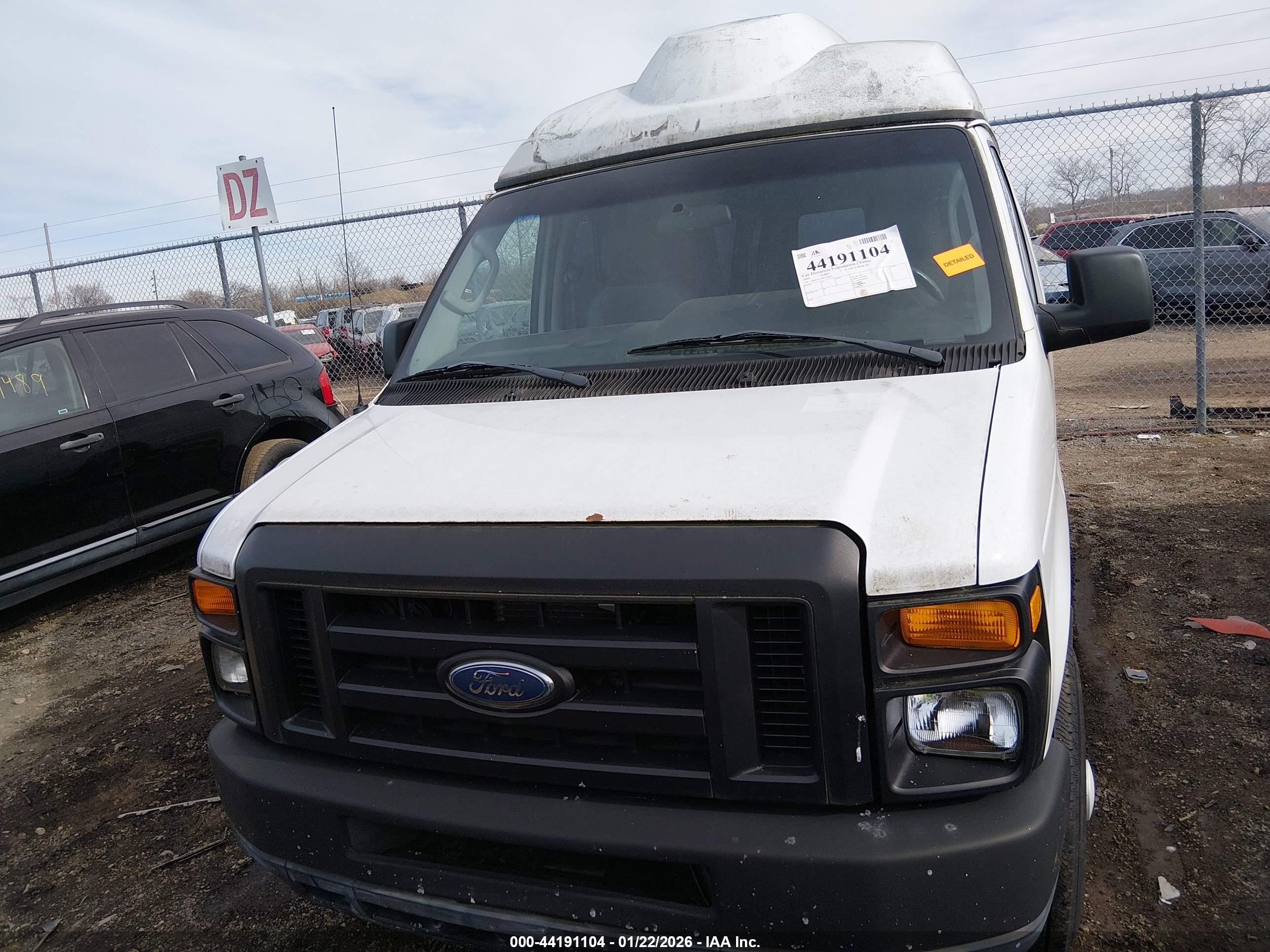 FORD E-350 image 6