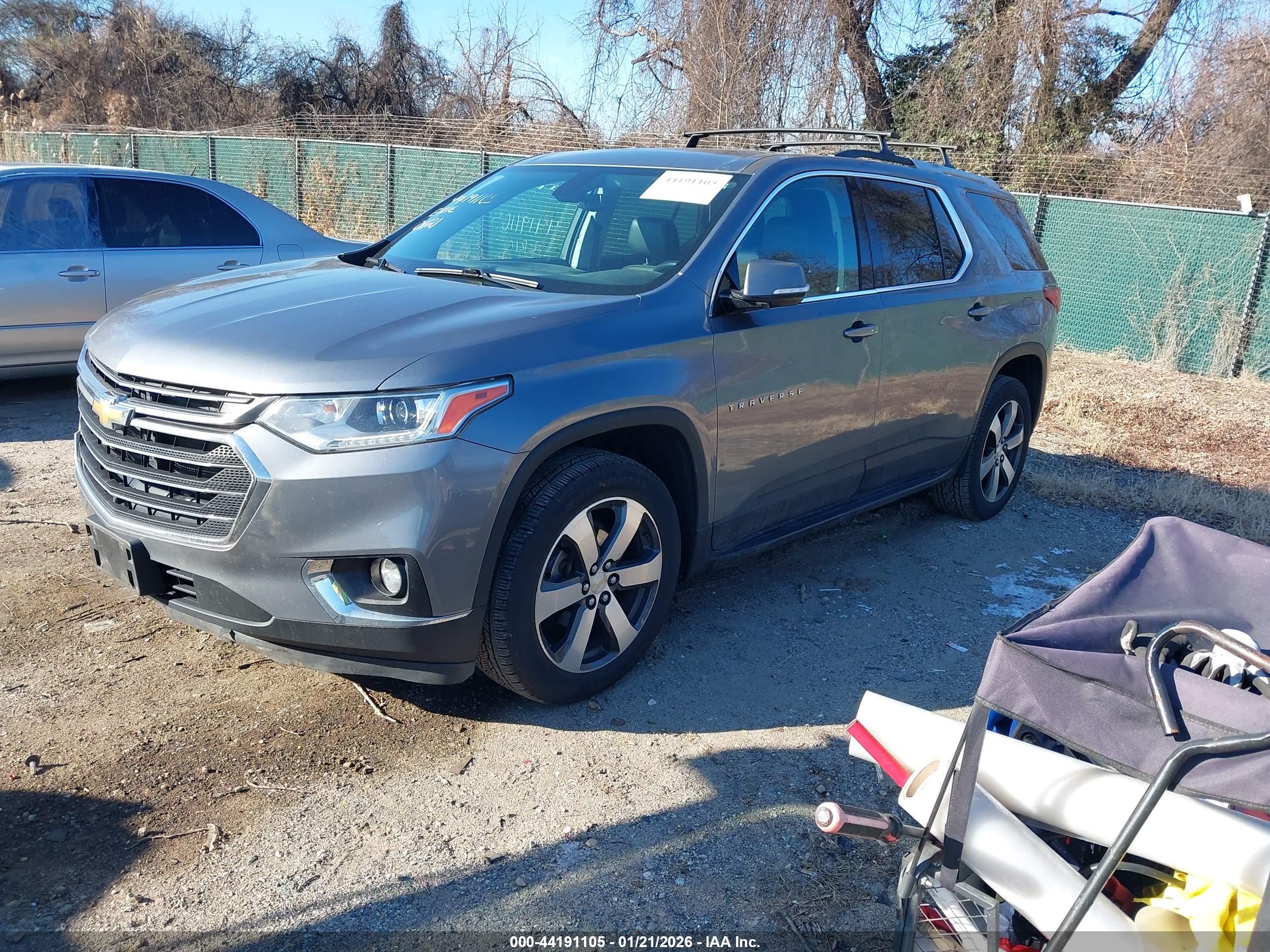 CHEVROLET TRAVERSE image 2