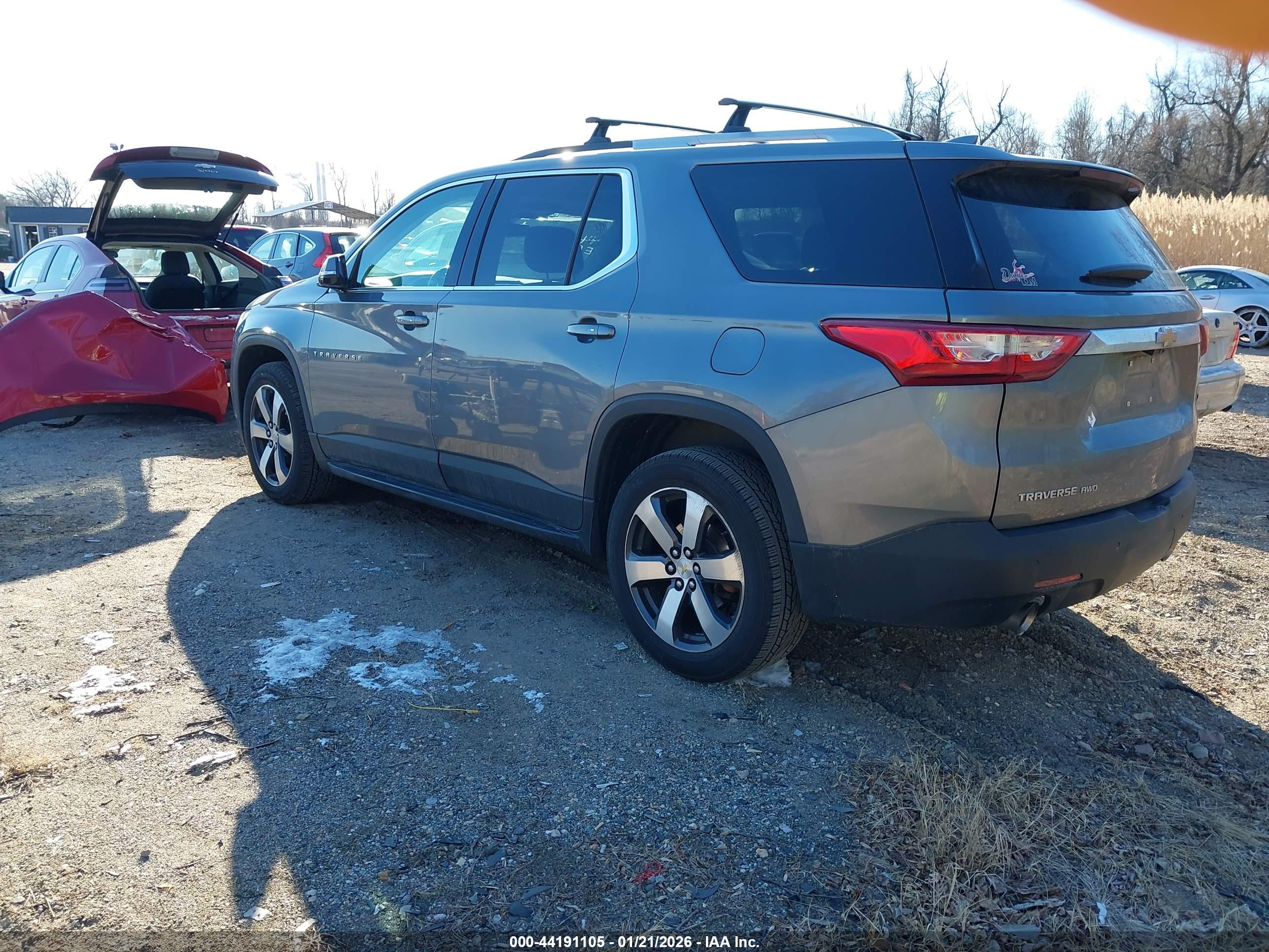 CHEVROLET TRAVERSE image 3