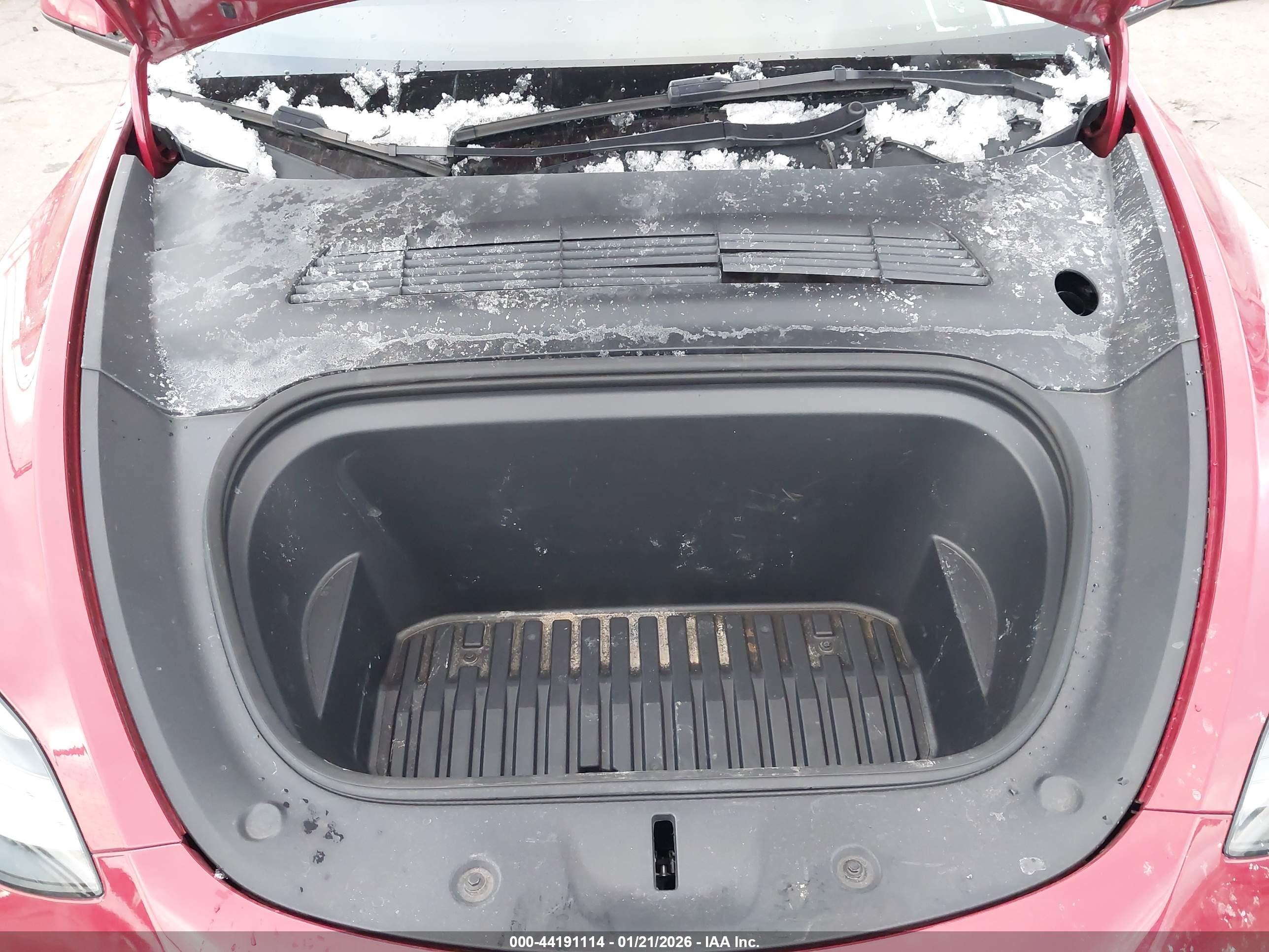 TESLA MODEL image 10