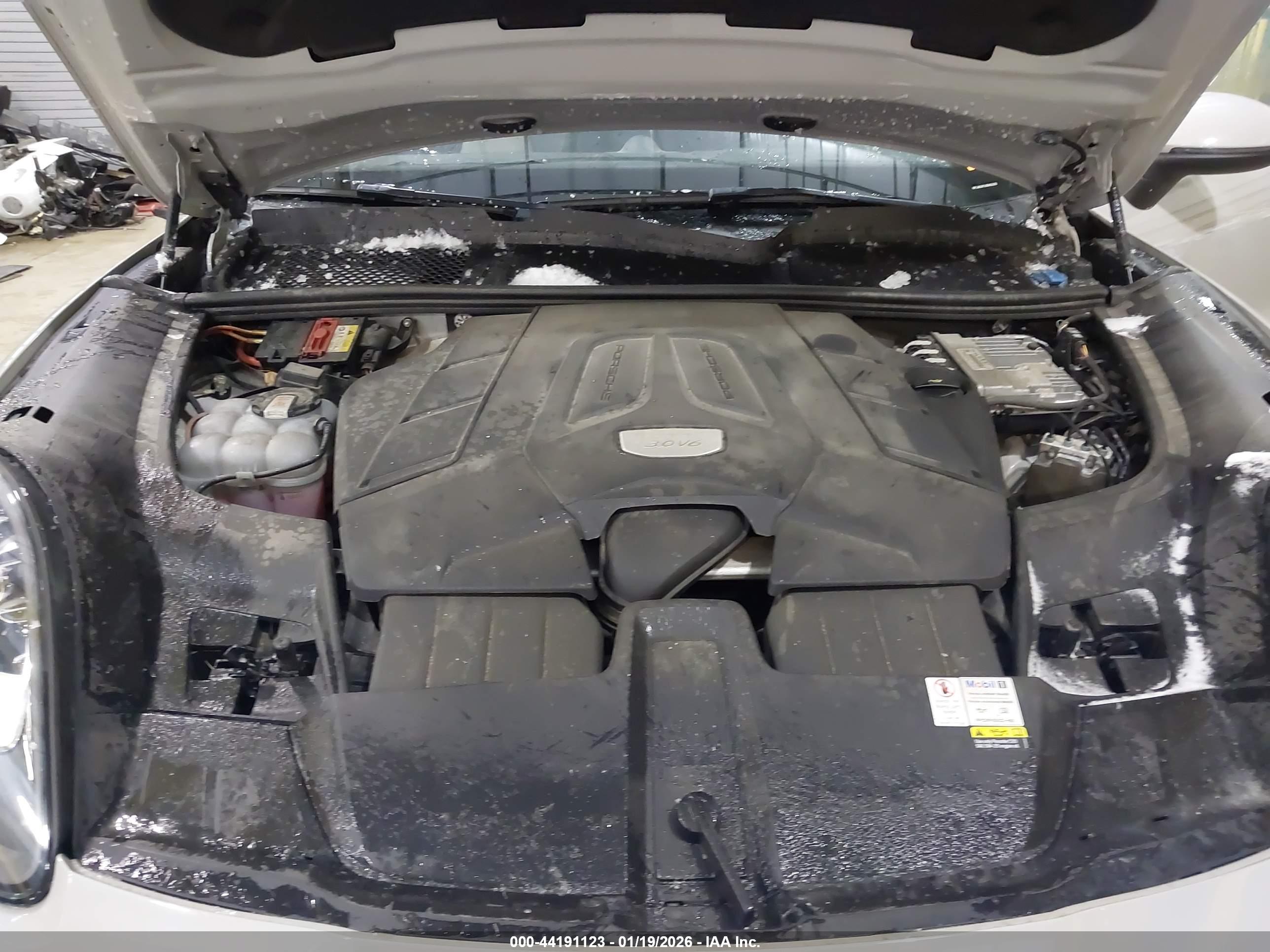 PORSCHE CAYENNE image 10