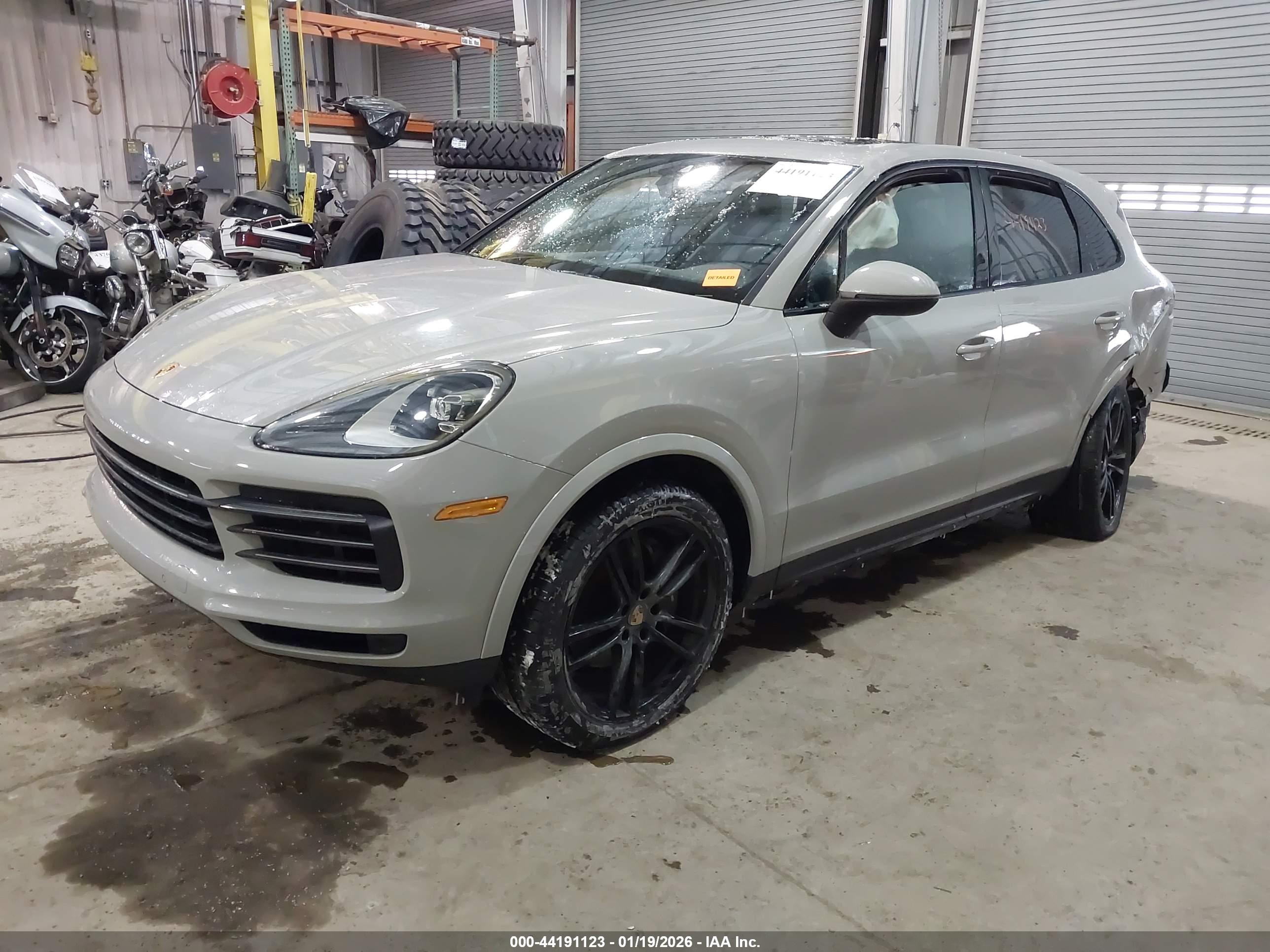 PORSCHE CAYENNE image 2