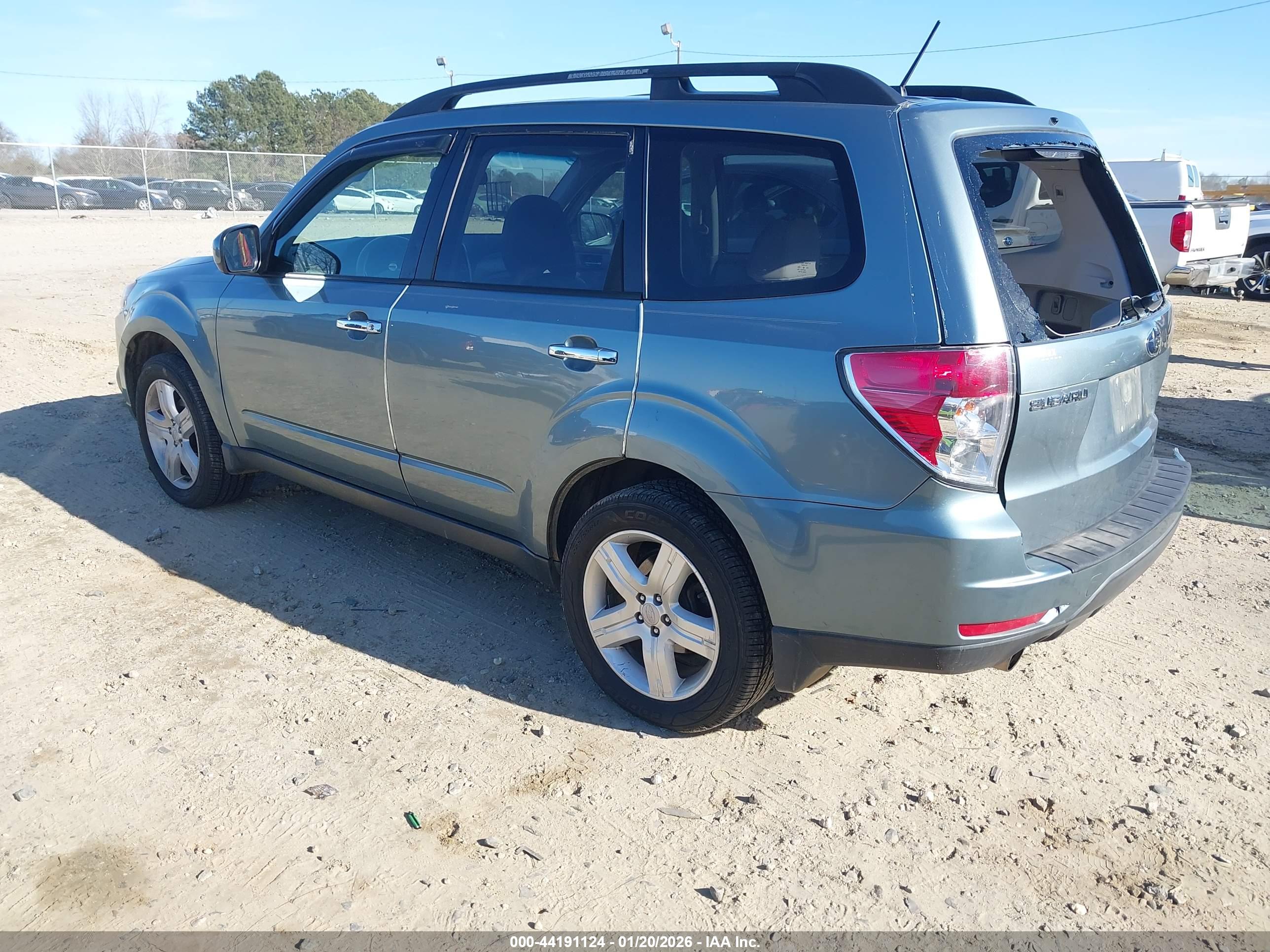 SUBARU FORESTER image 3