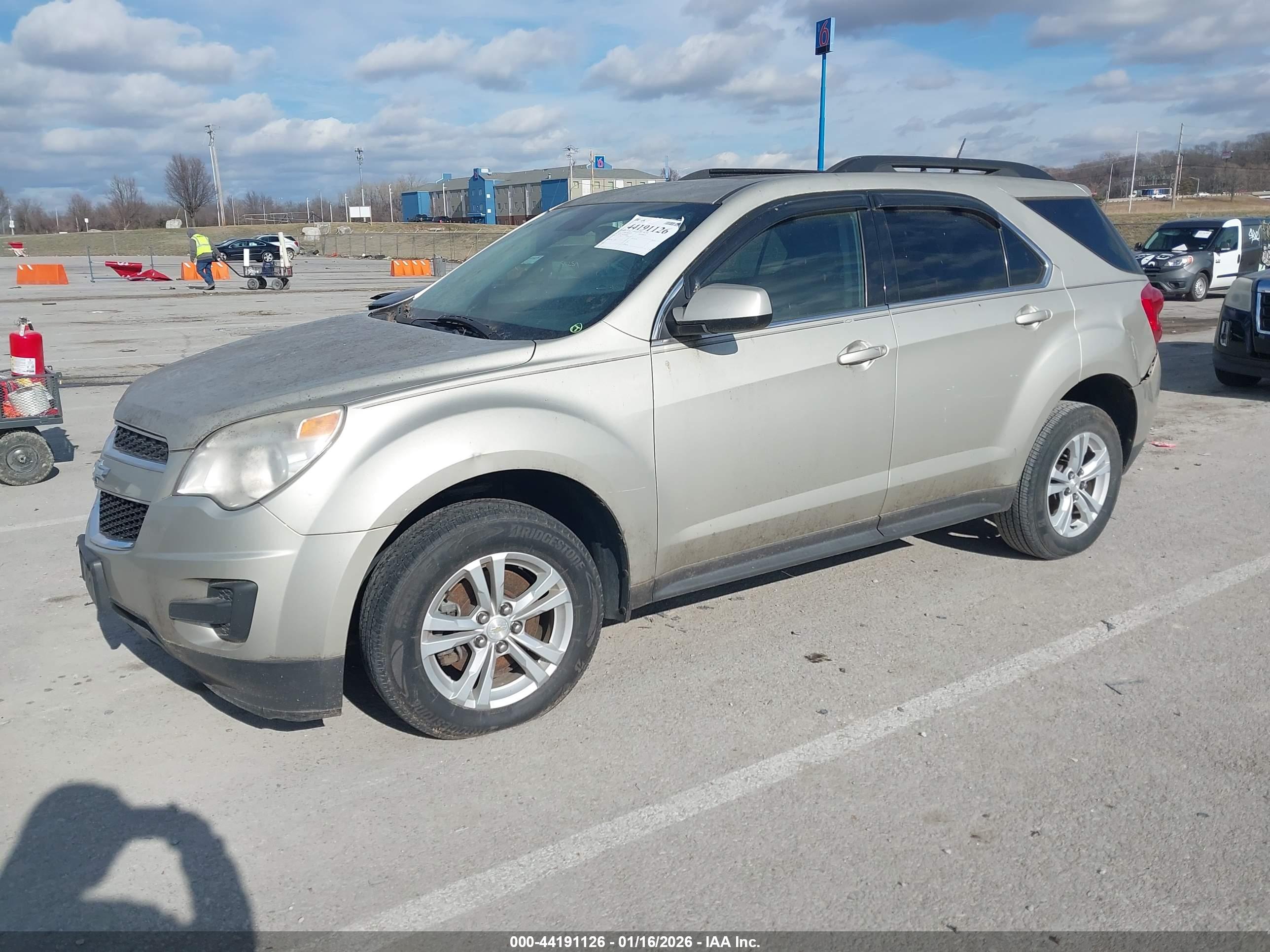 CHEVROLET EQUINOX image 2