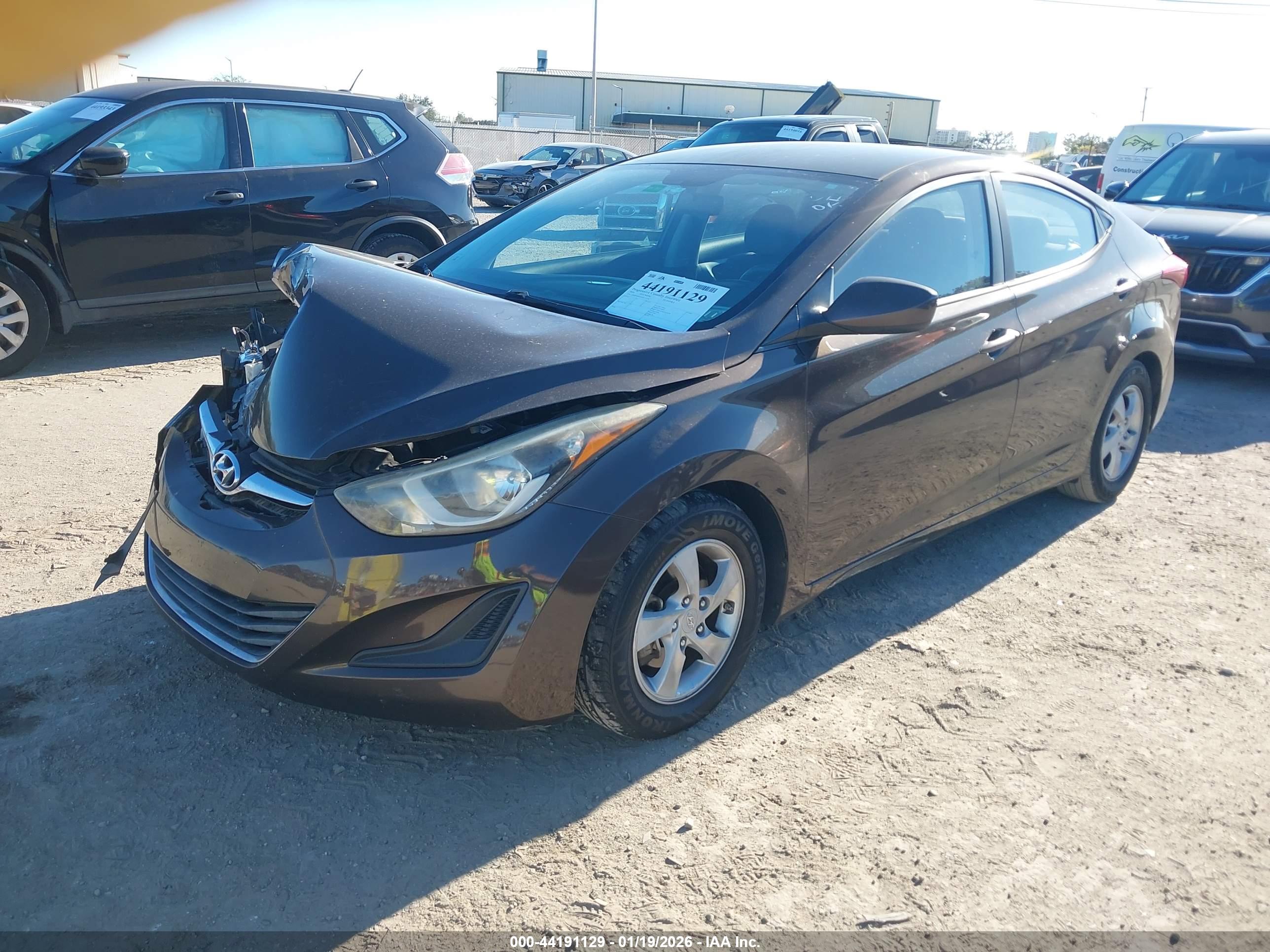 HYUNDAI ELANTRA image 2