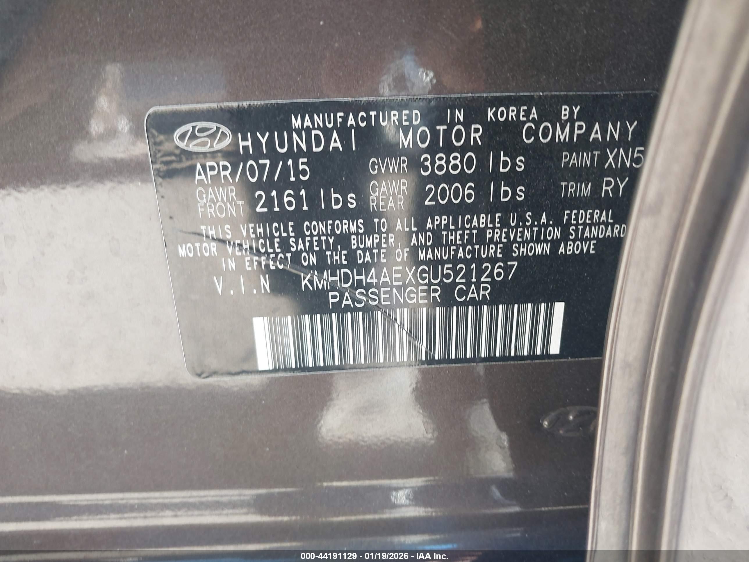 HYUNDAI ELANTRA image 9