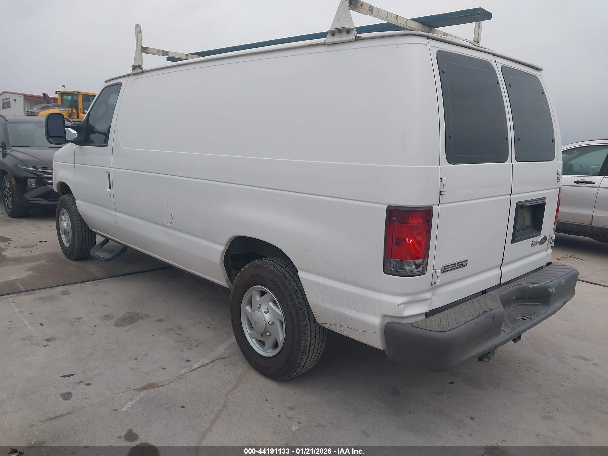 FORD E-250 image 3