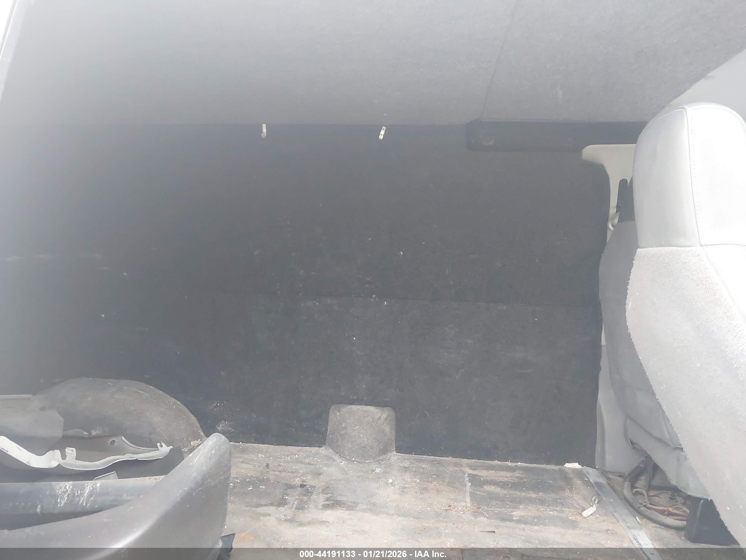FORD E-250 image 8