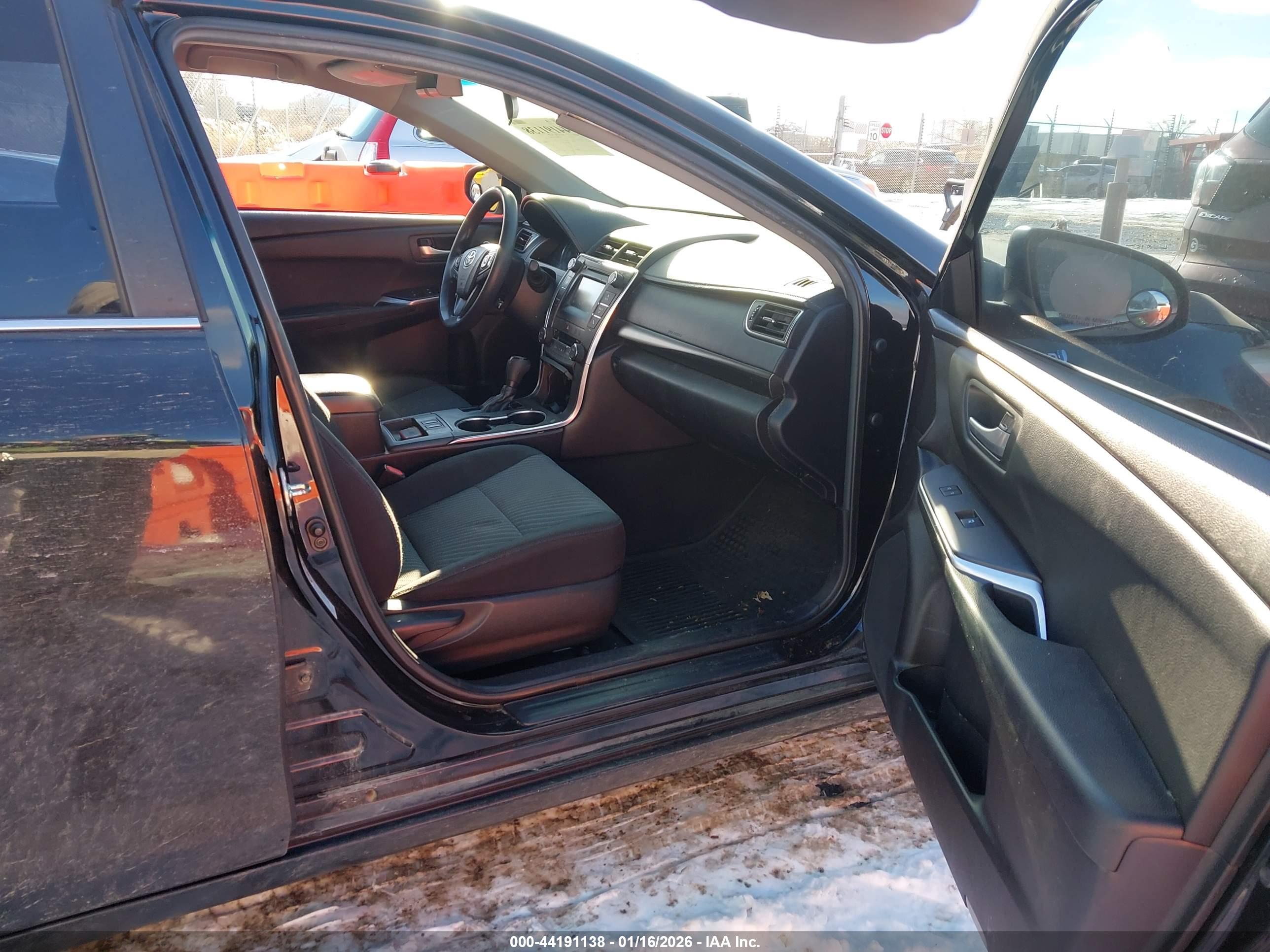 TOYOTA CAMRY image 5