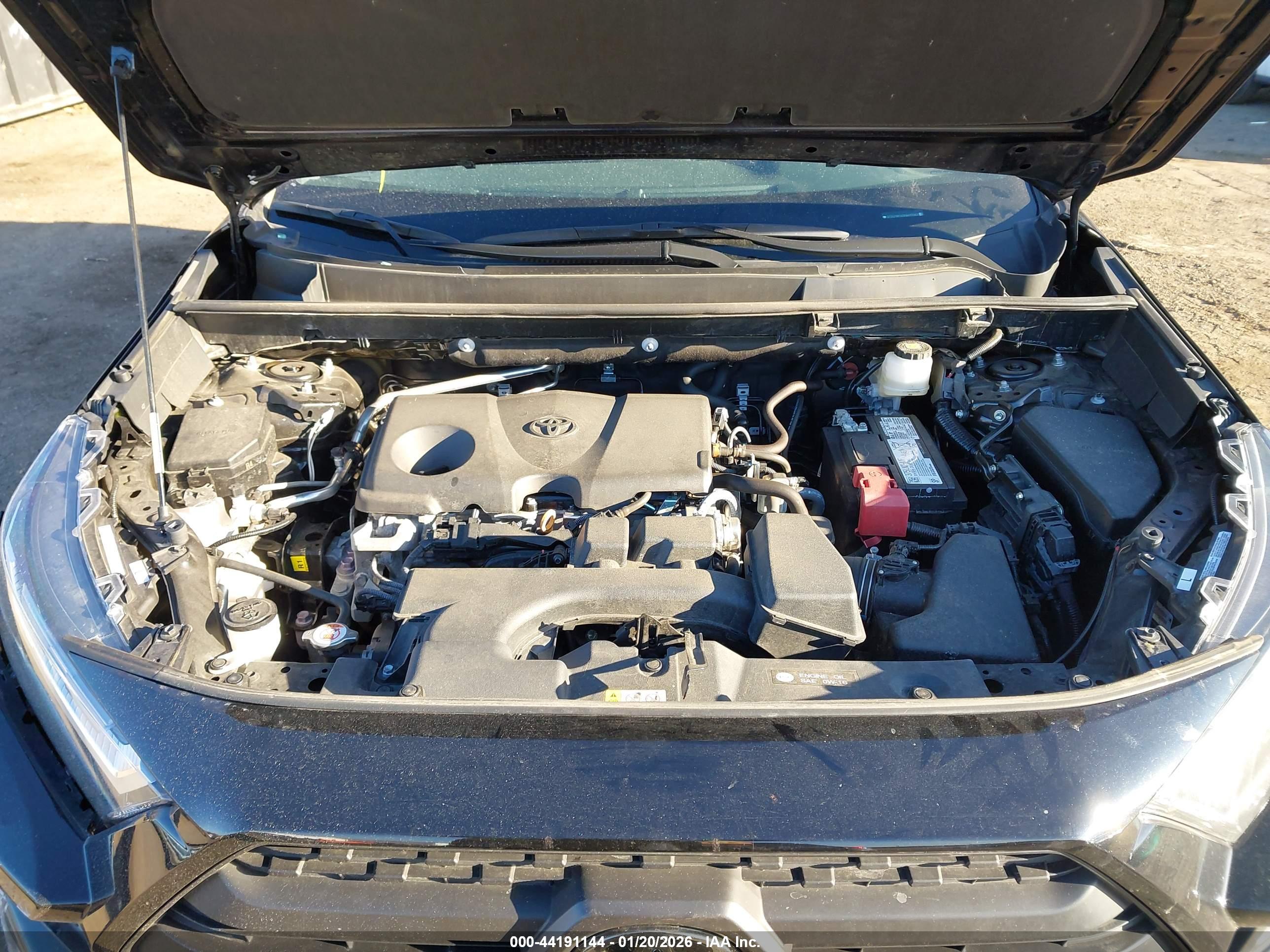 TOYOTA RAV4 image 10
