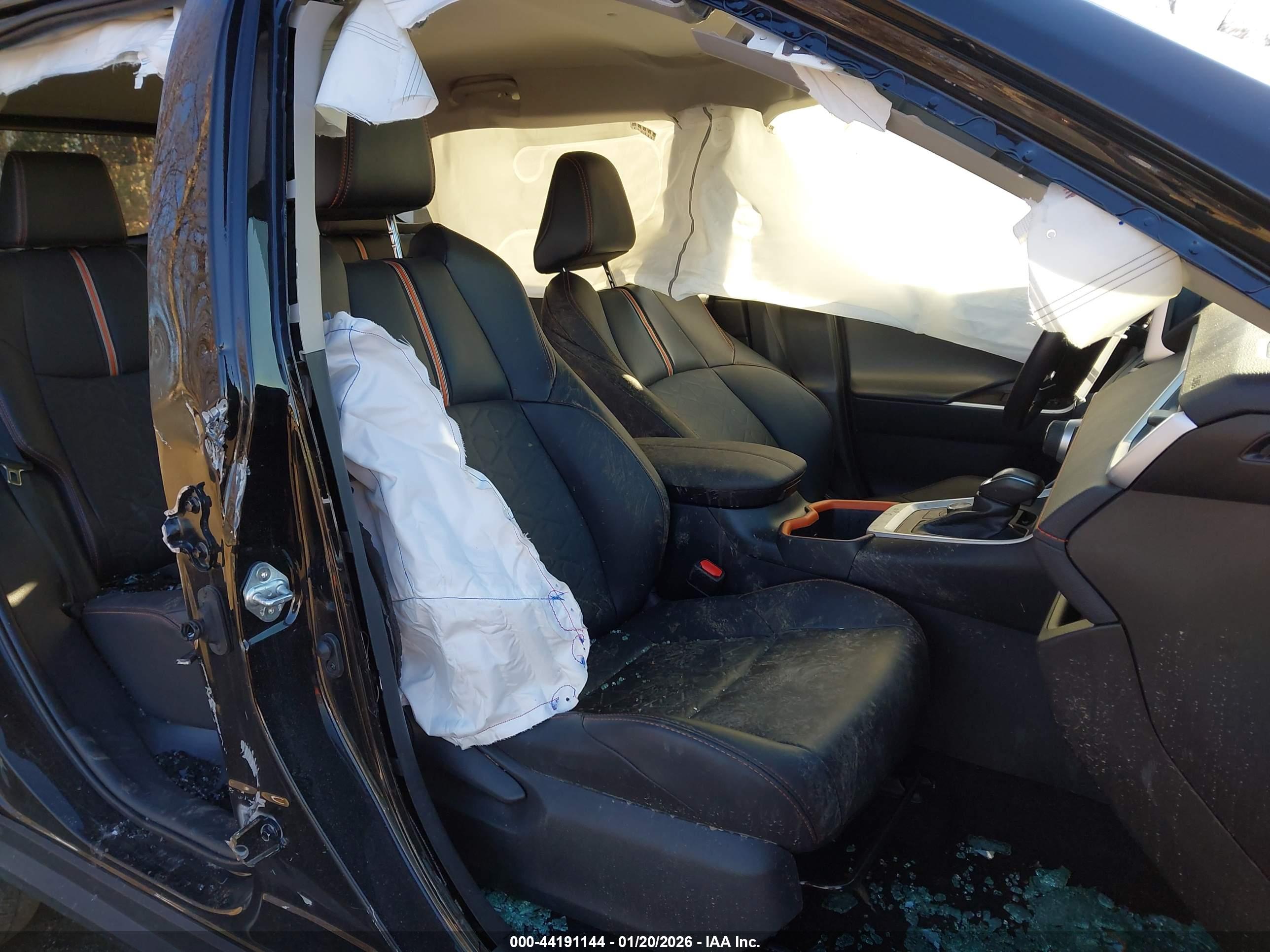 TOYOTA RAV4 image 5