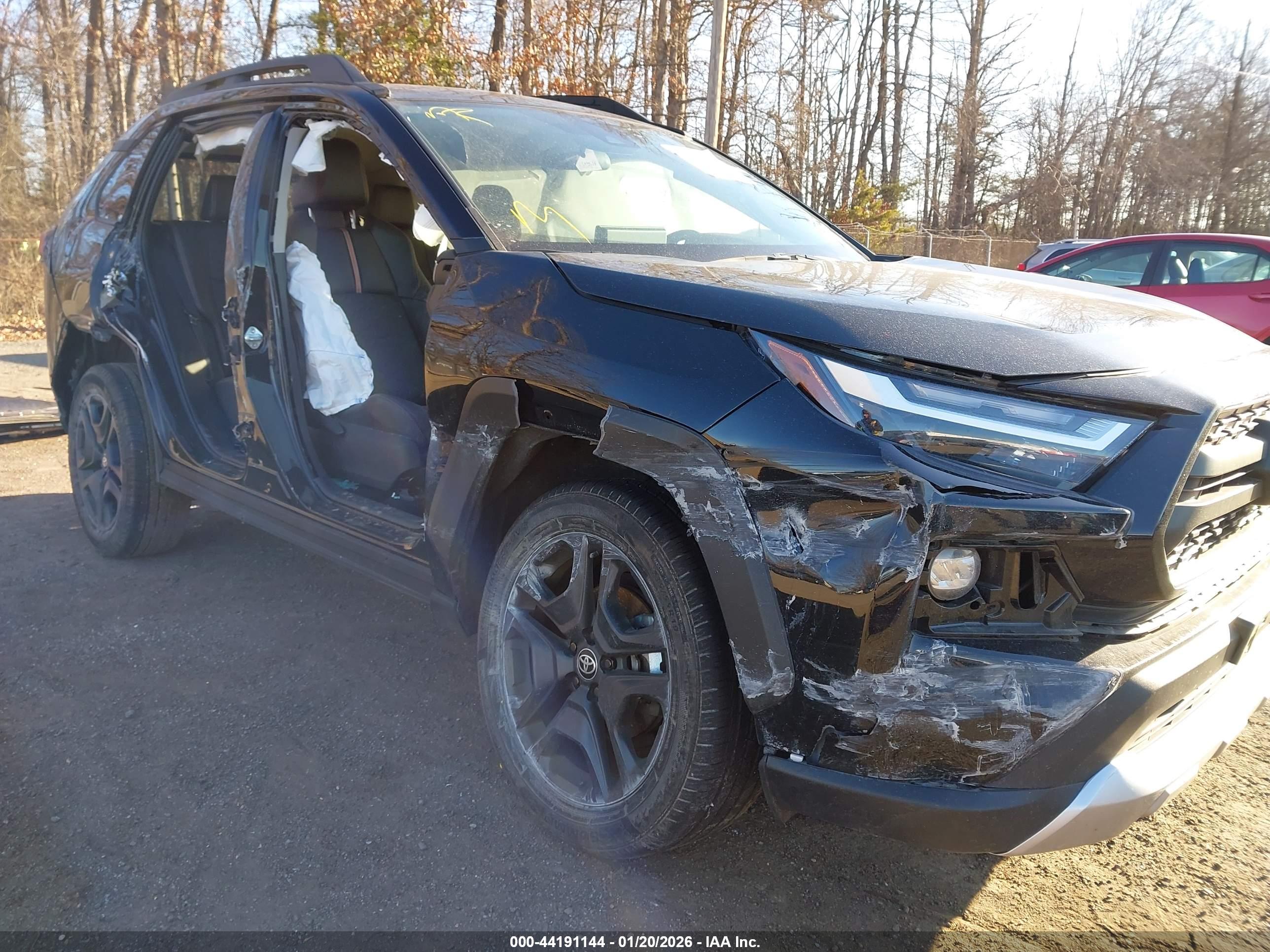 TOYOTA RAV4 image 6
