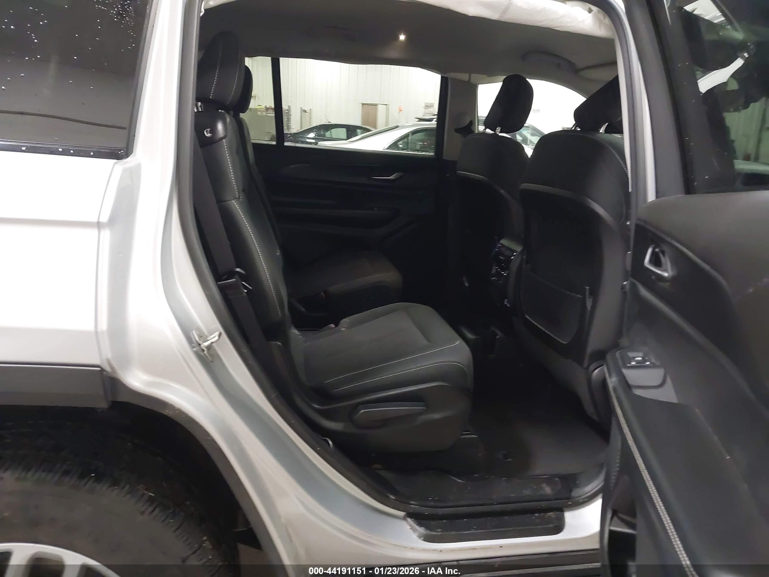 JEEP GRAND image 8