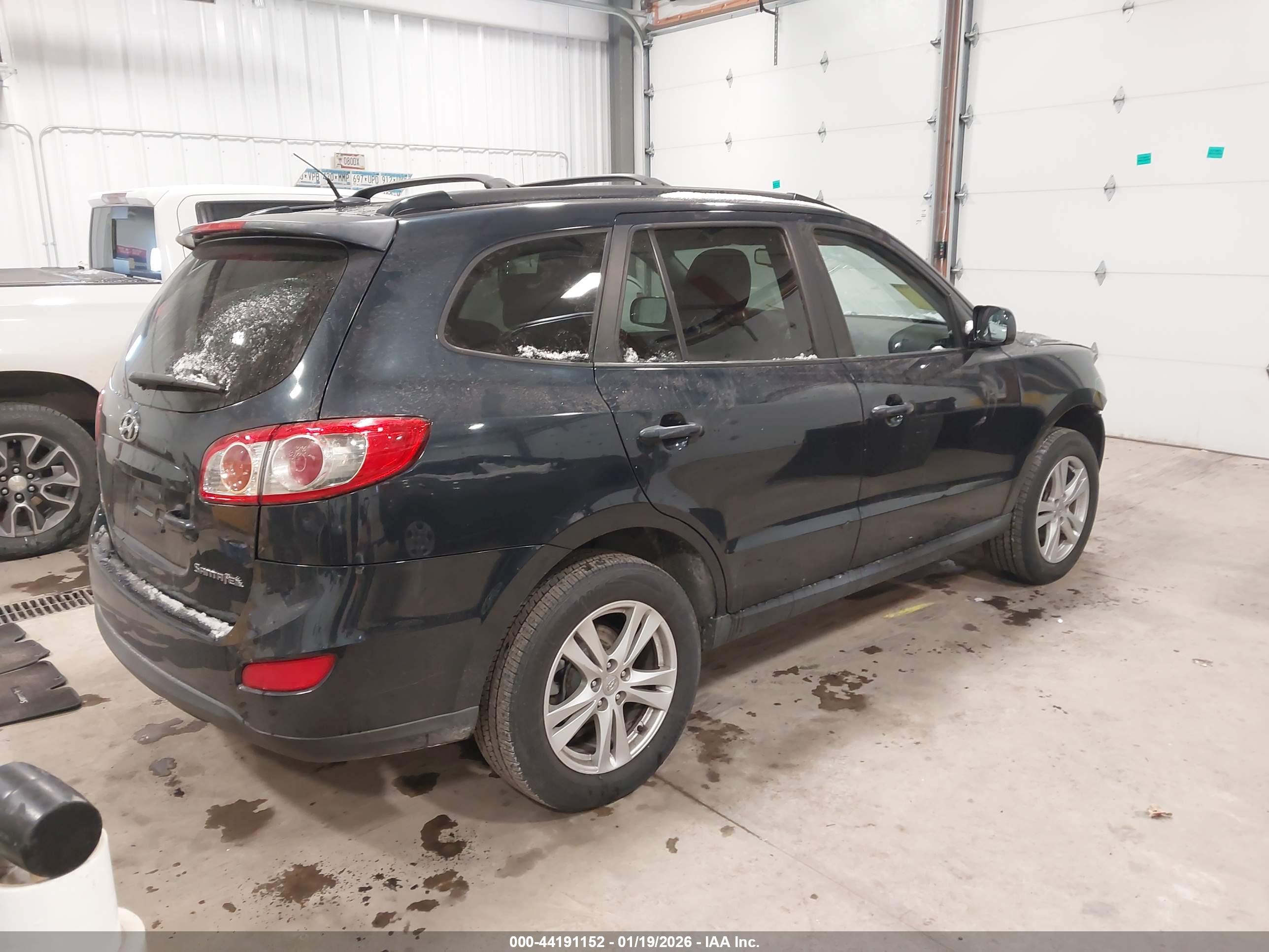 HYUNDAI SANTA image 4