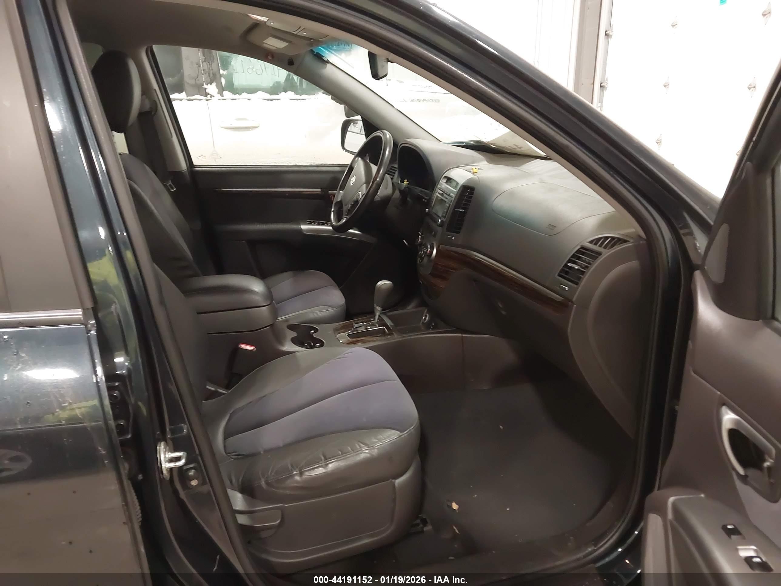 HYUNDAI SANTA image 5