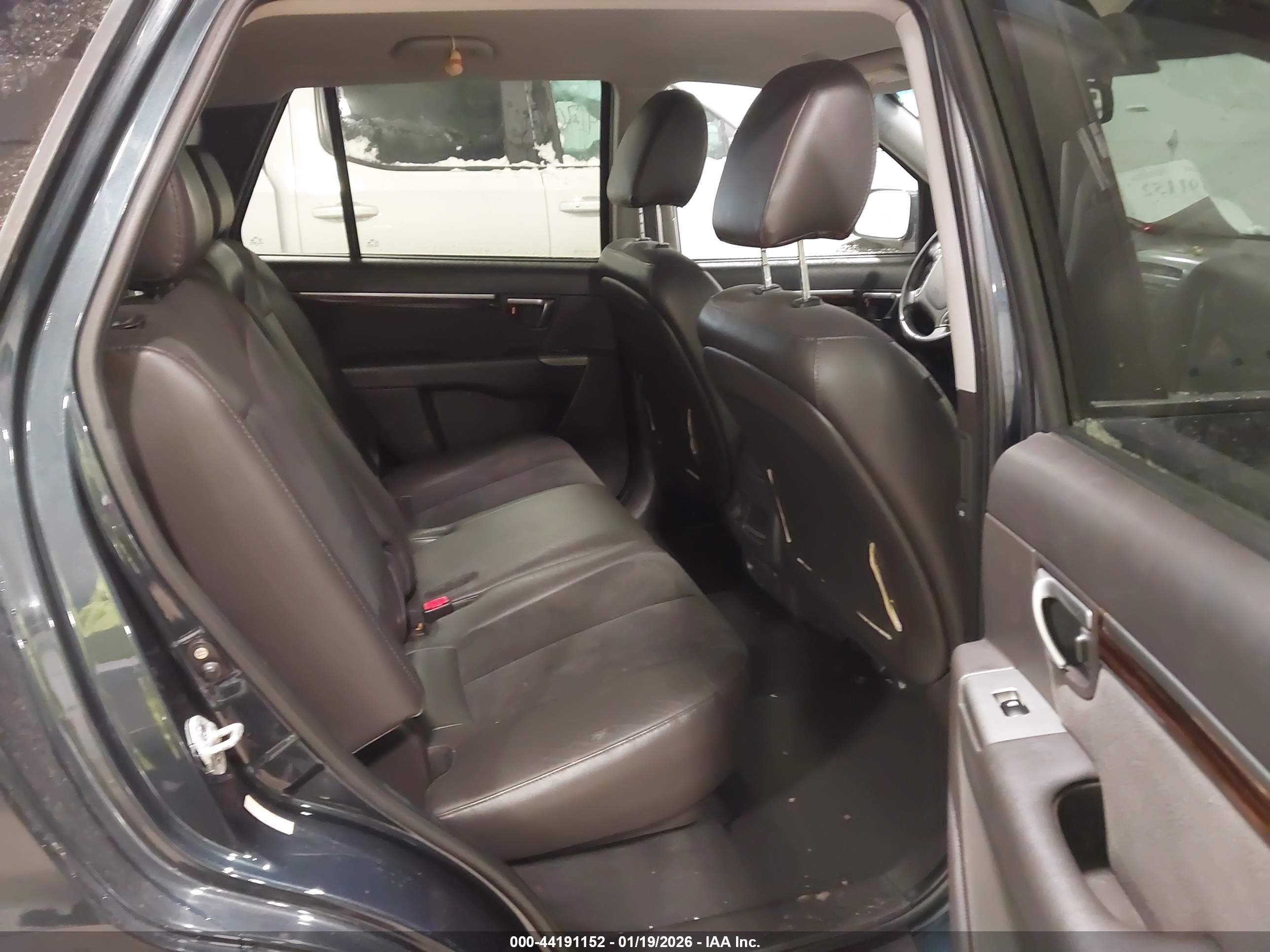 HYUNDAI SANTA image 8