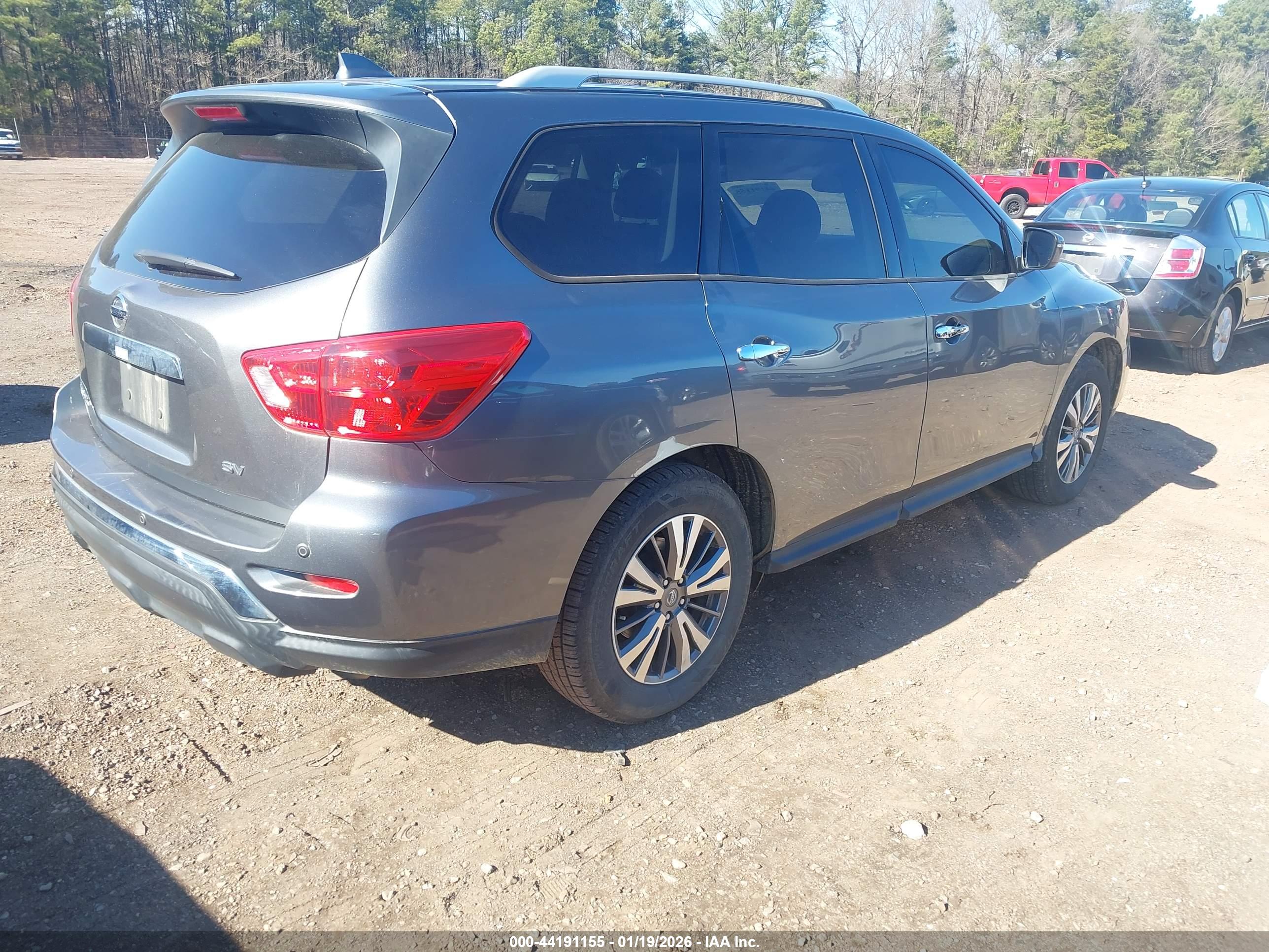 NISSAN PATHFINDER image 4