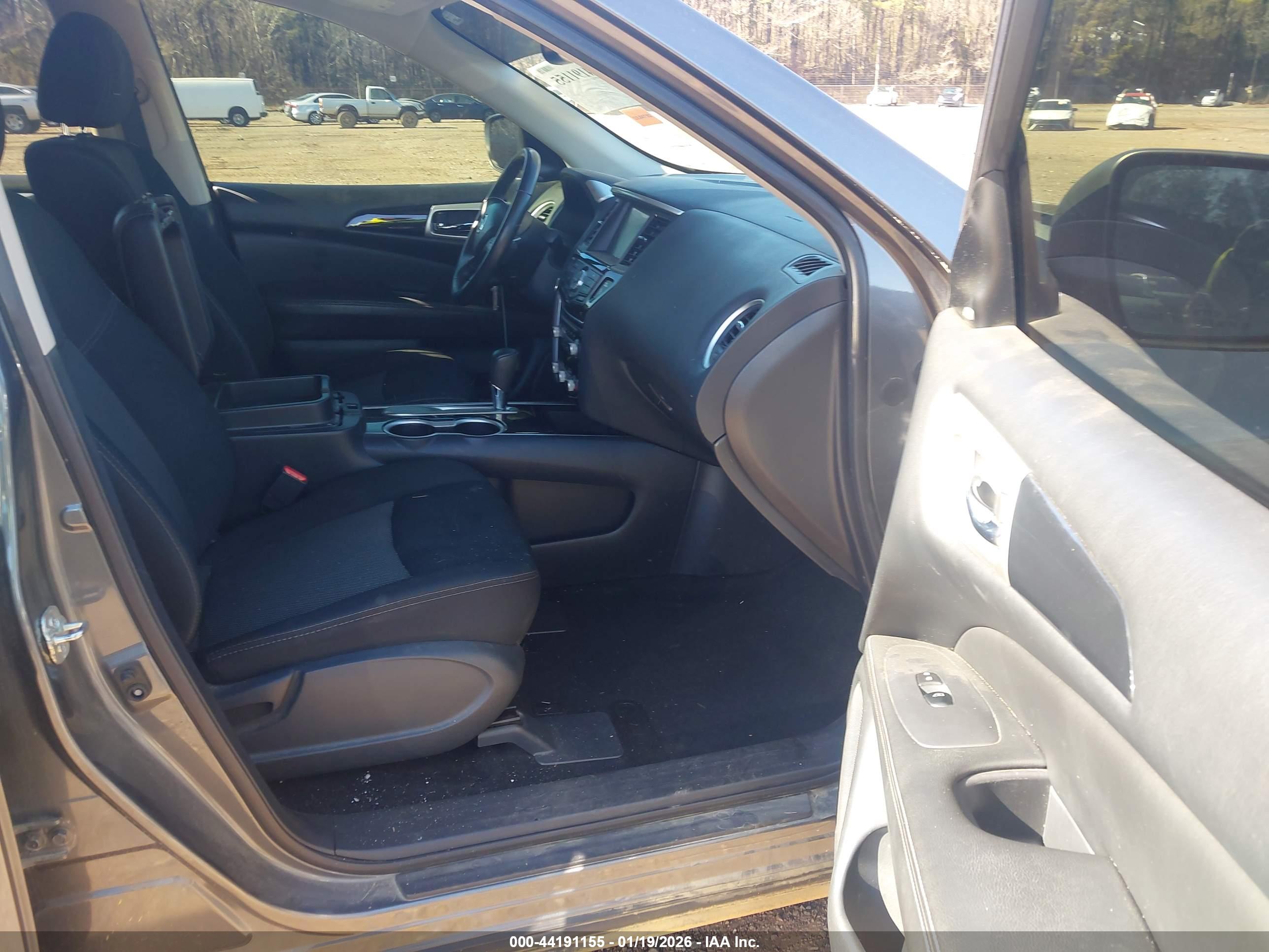 NISSAN PATHFINDER image 5