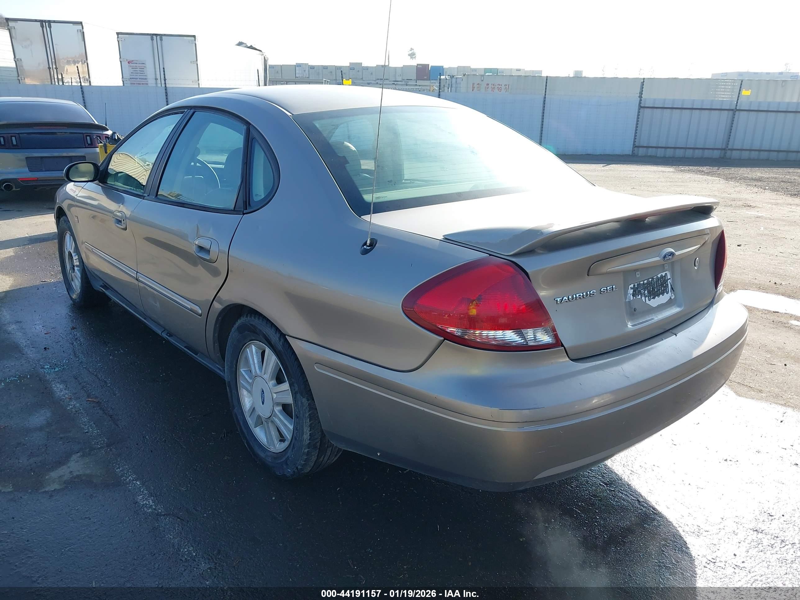 FORD TAURUS image 3