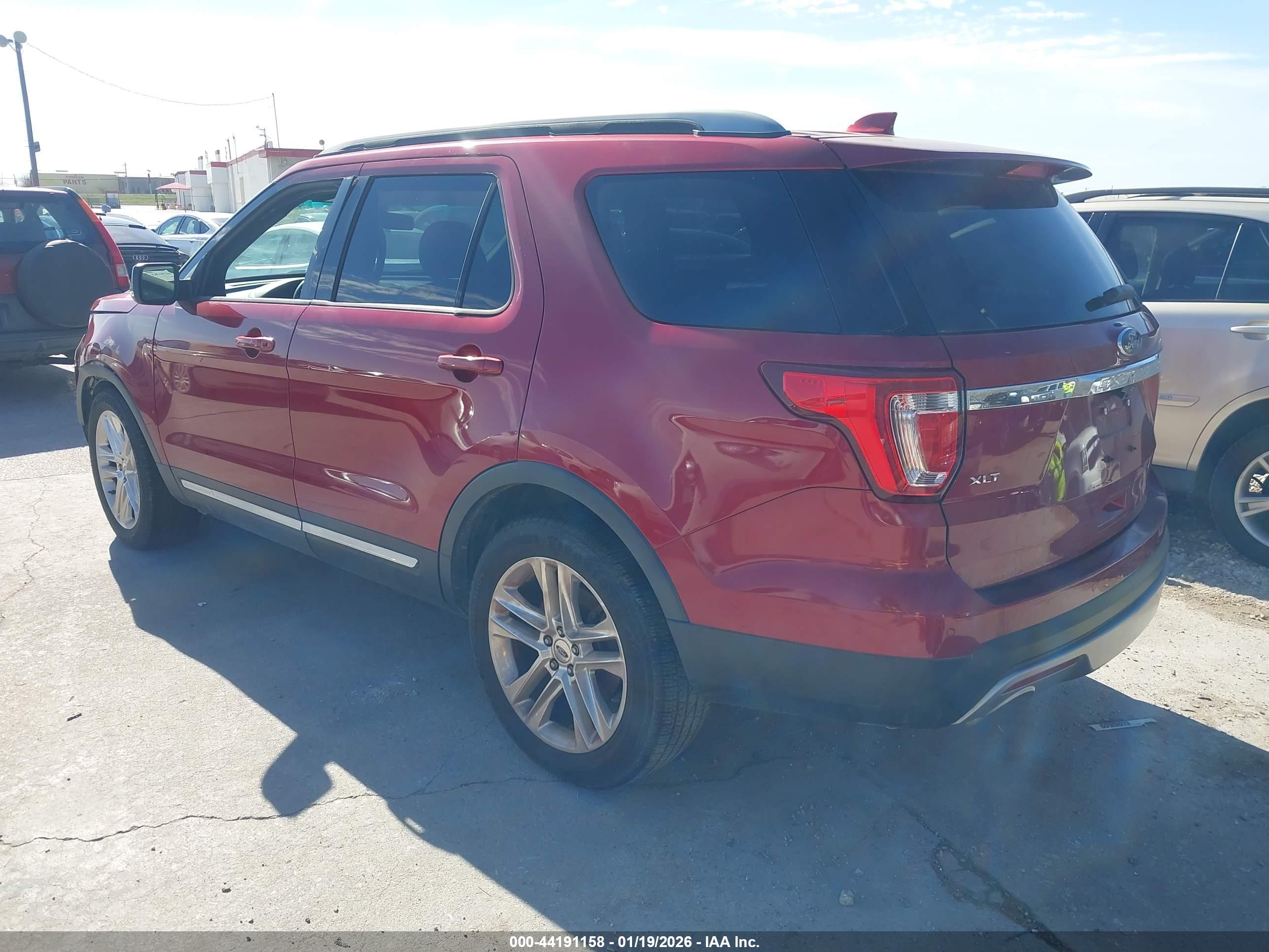 FORD EXPLORER image 3
