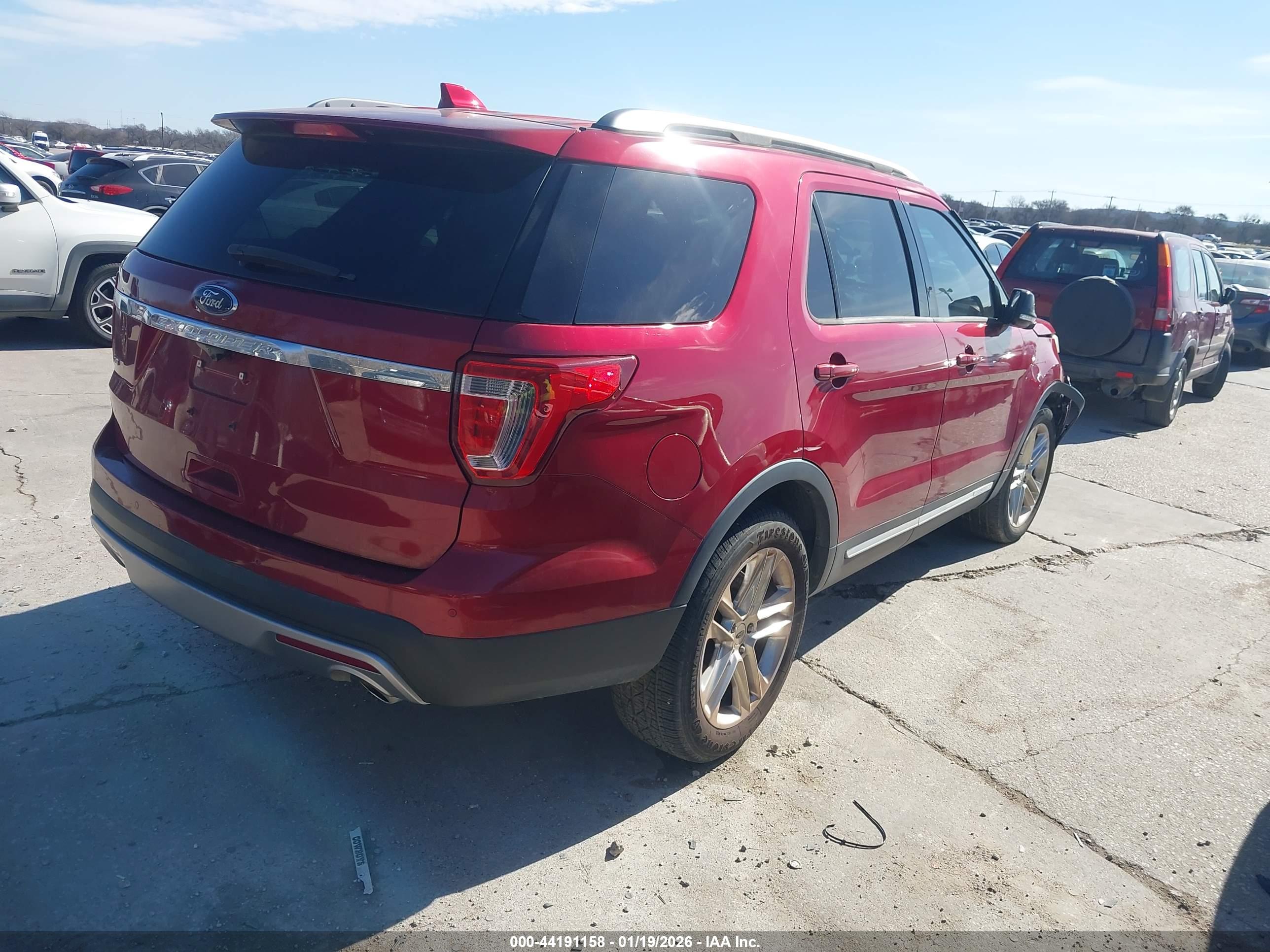 FORD EXPLORER image 4