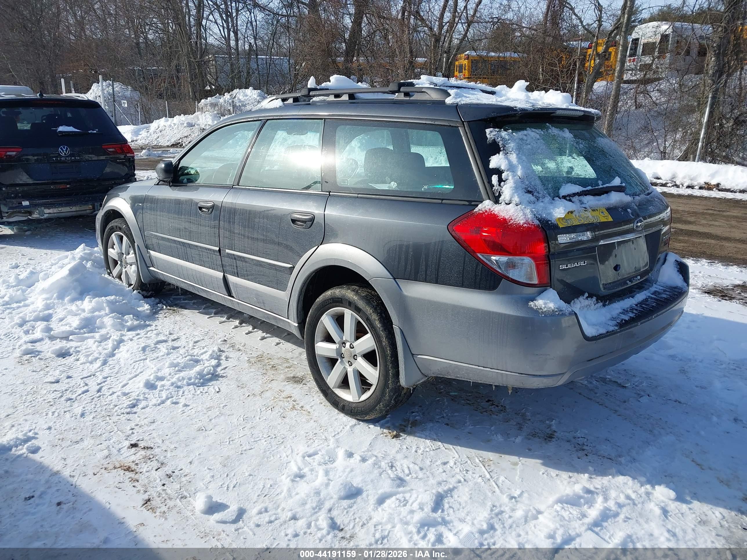SUBARU OUTBACK image 3