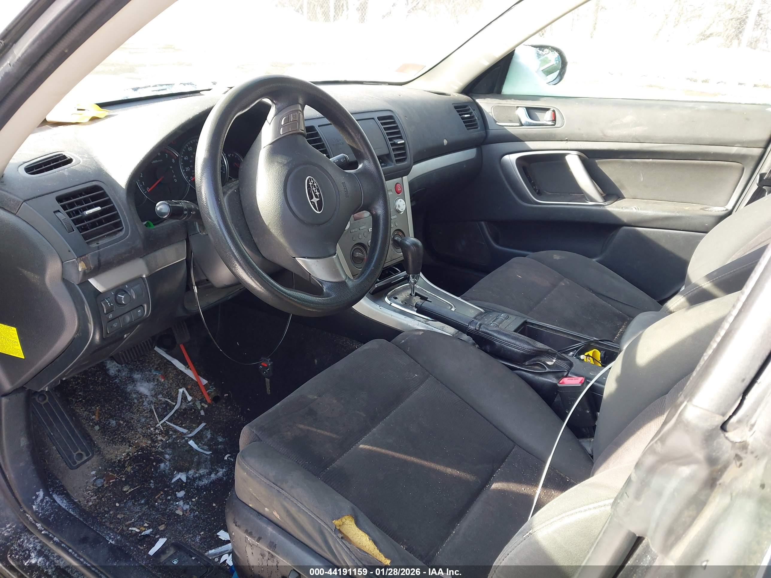 SUBARU OUTBACK image 5