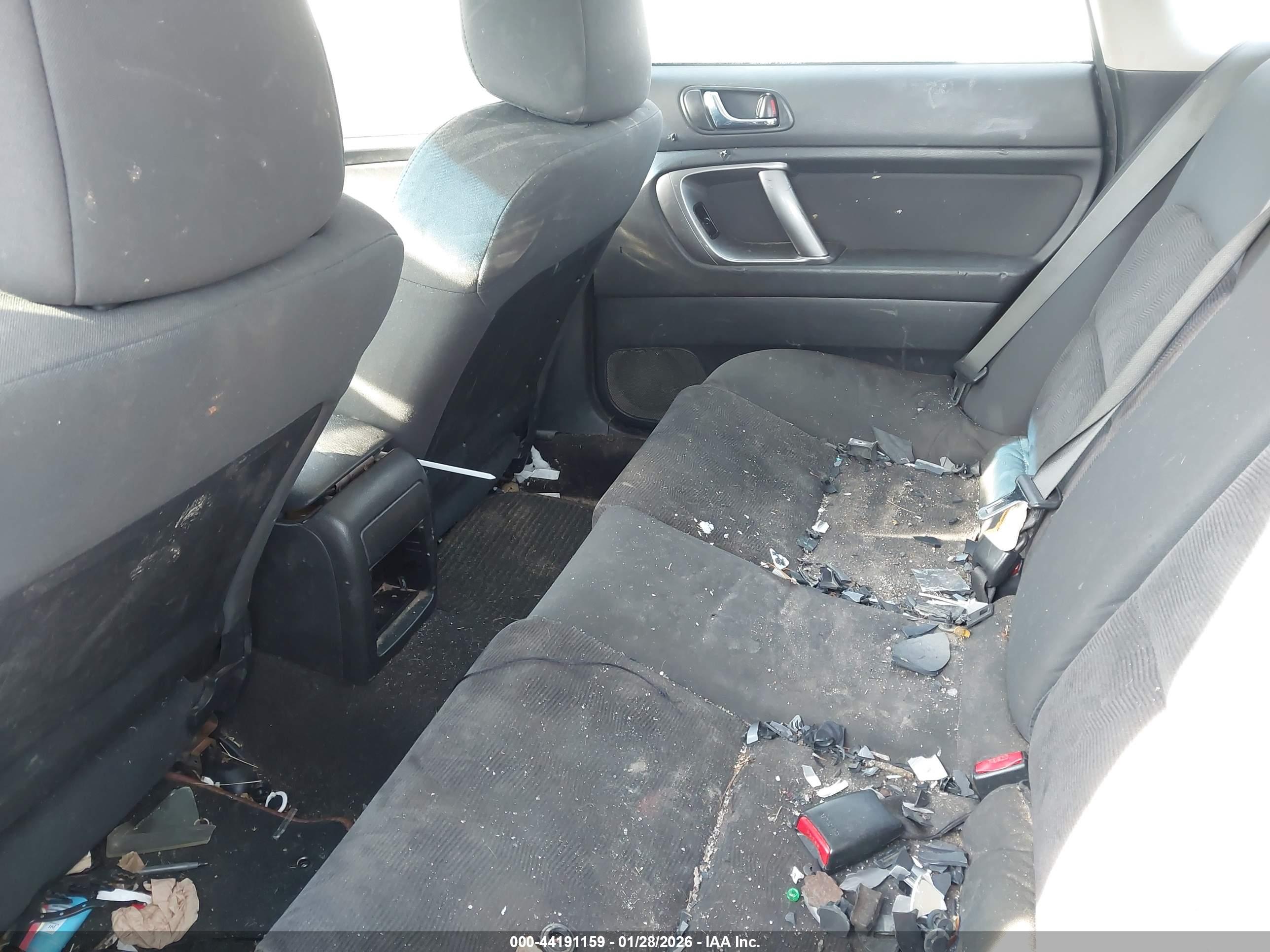 SUBARU OUTBACK image 8