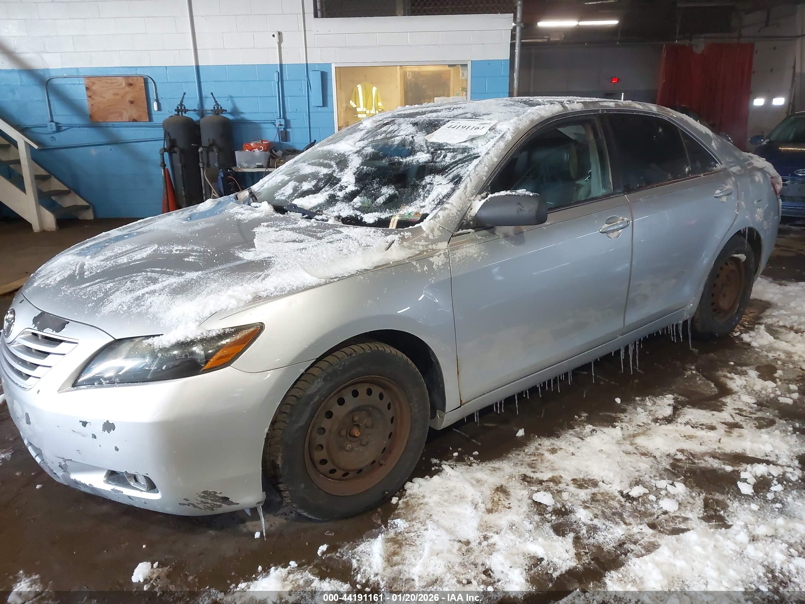TOYOTA CAMRY image 2