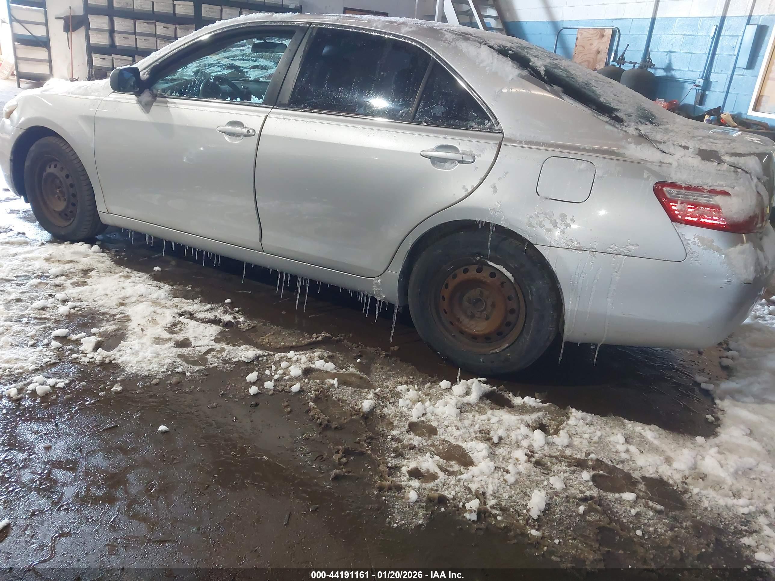 TOYOTA CAMRY image 3