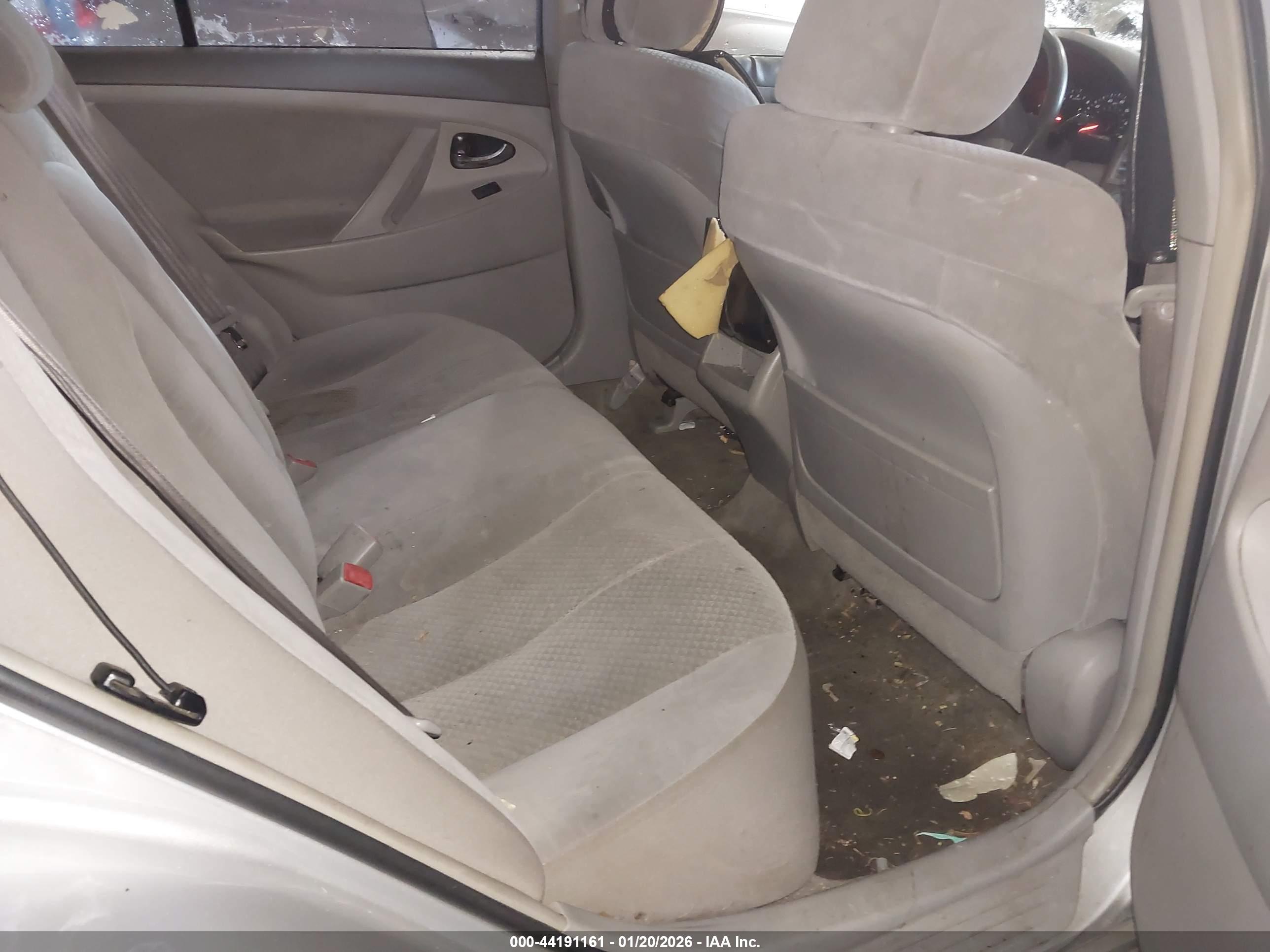TOYOTA CAMRY image 8