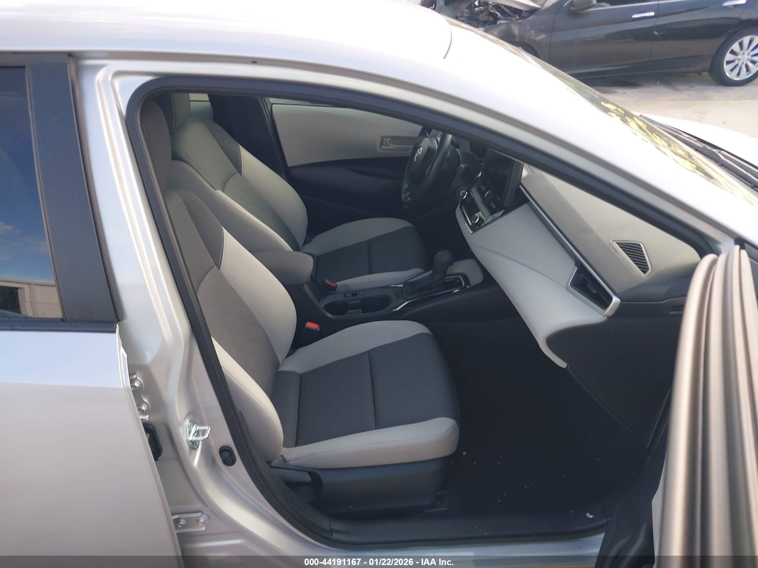 TOYOTA COROLLA image 5