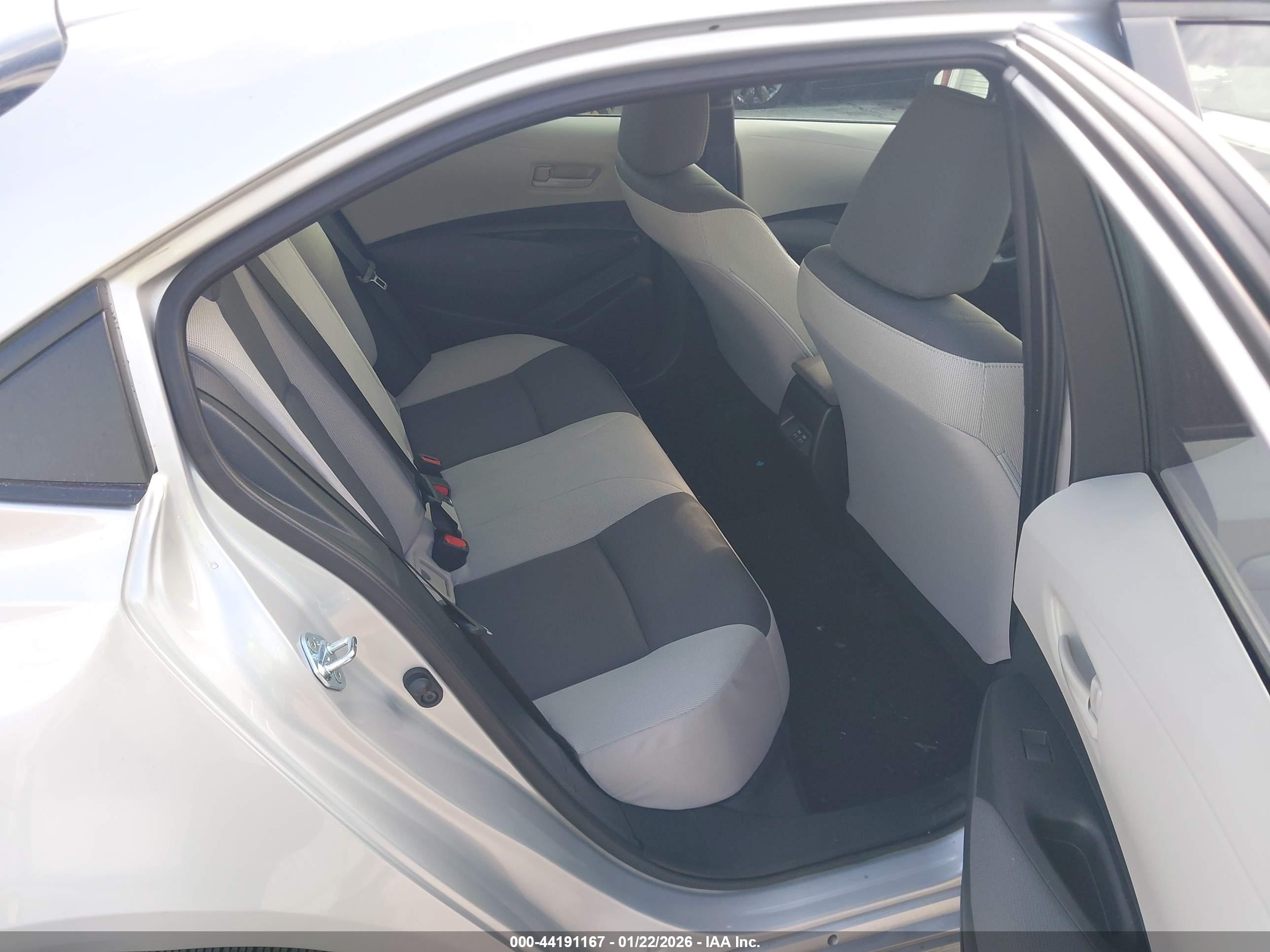 TOYOTA COROLLA image 8
