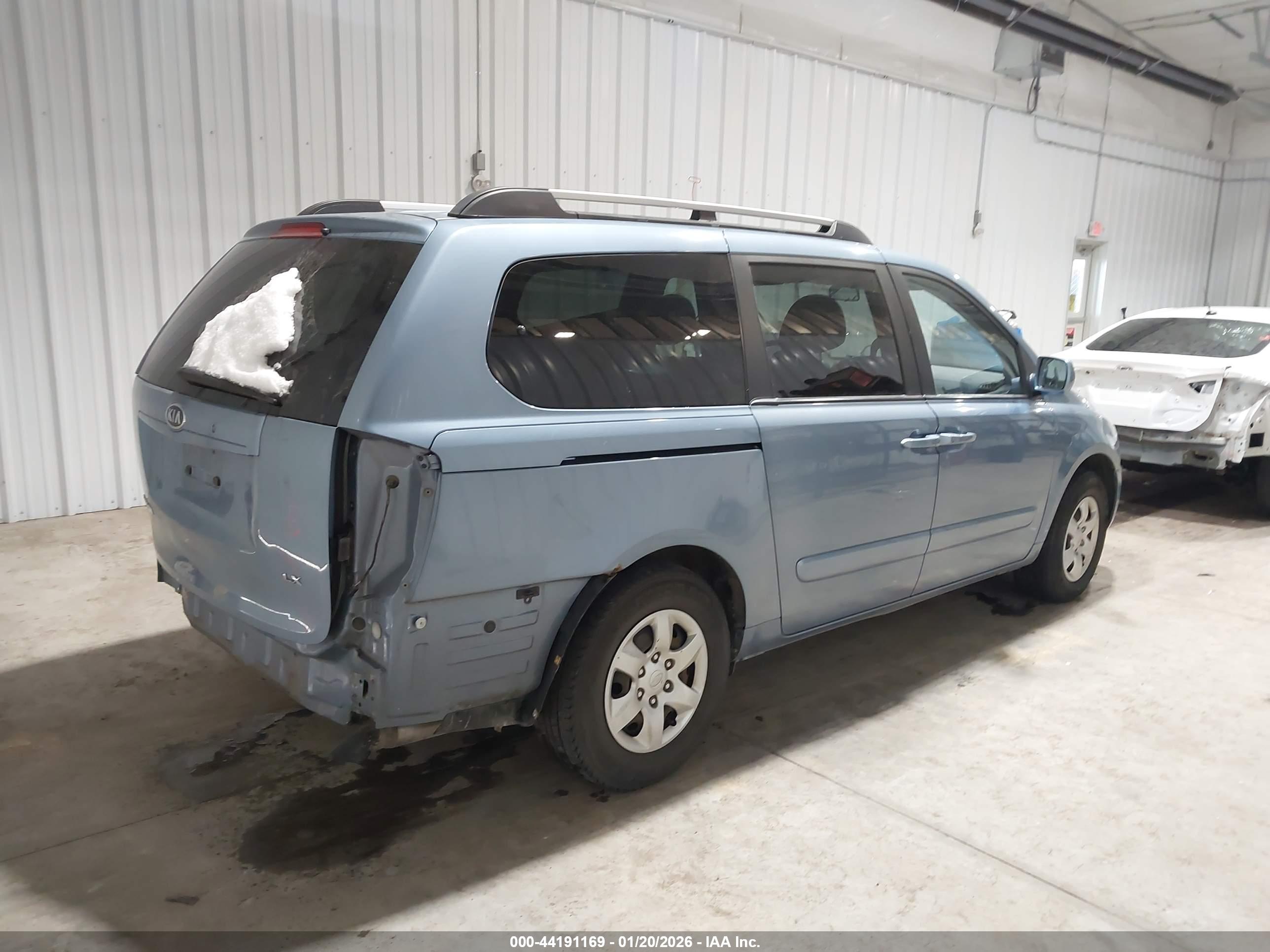 KIA SEDONA image 4